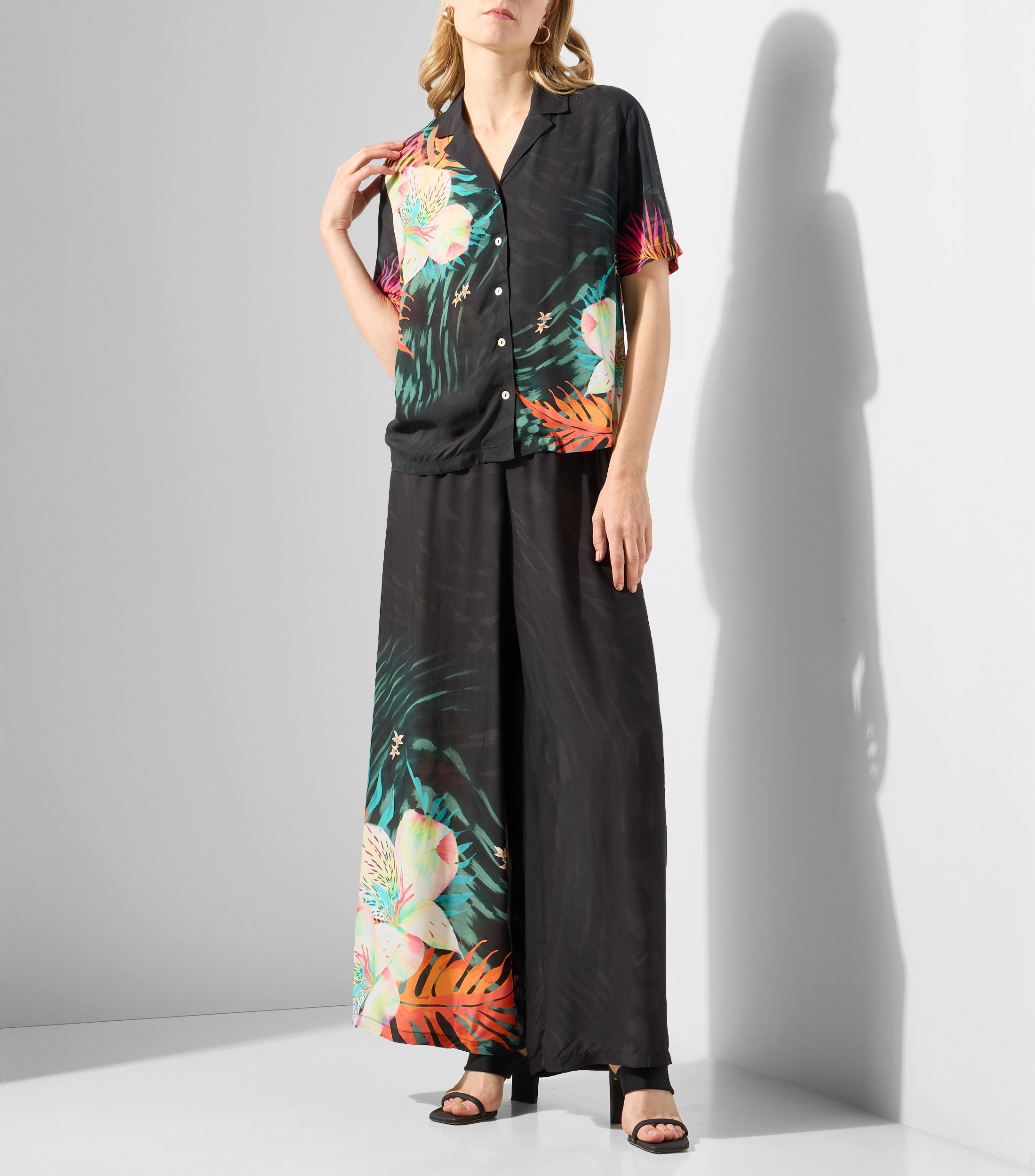 Camisa estampada manga corta Mujer