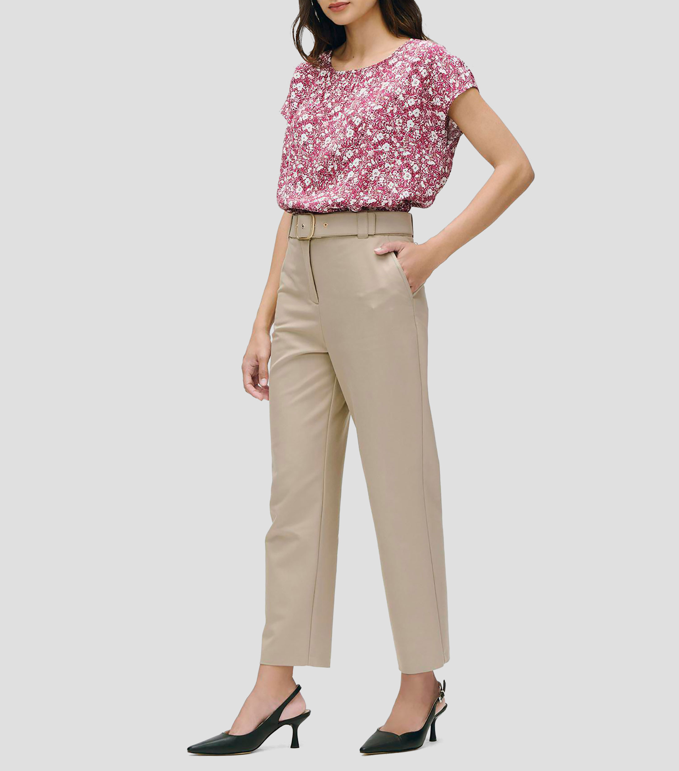 Blusa corta fucsia estampado floral enresortado en cintura Mujer