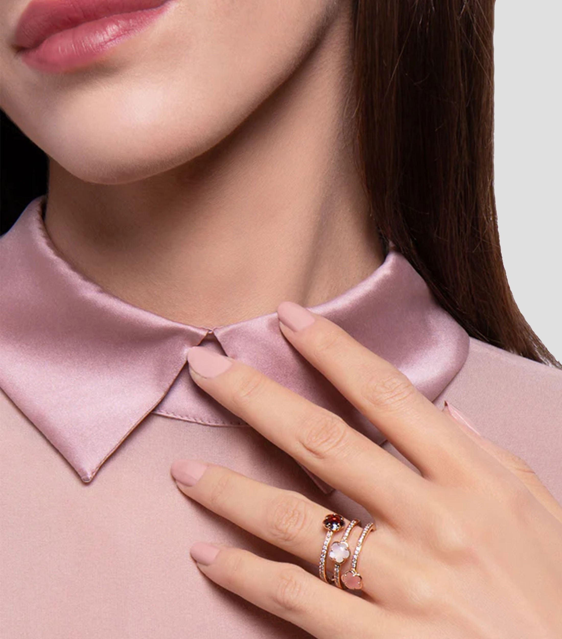 Anillo con Piedras e Incrustaciones Mujer