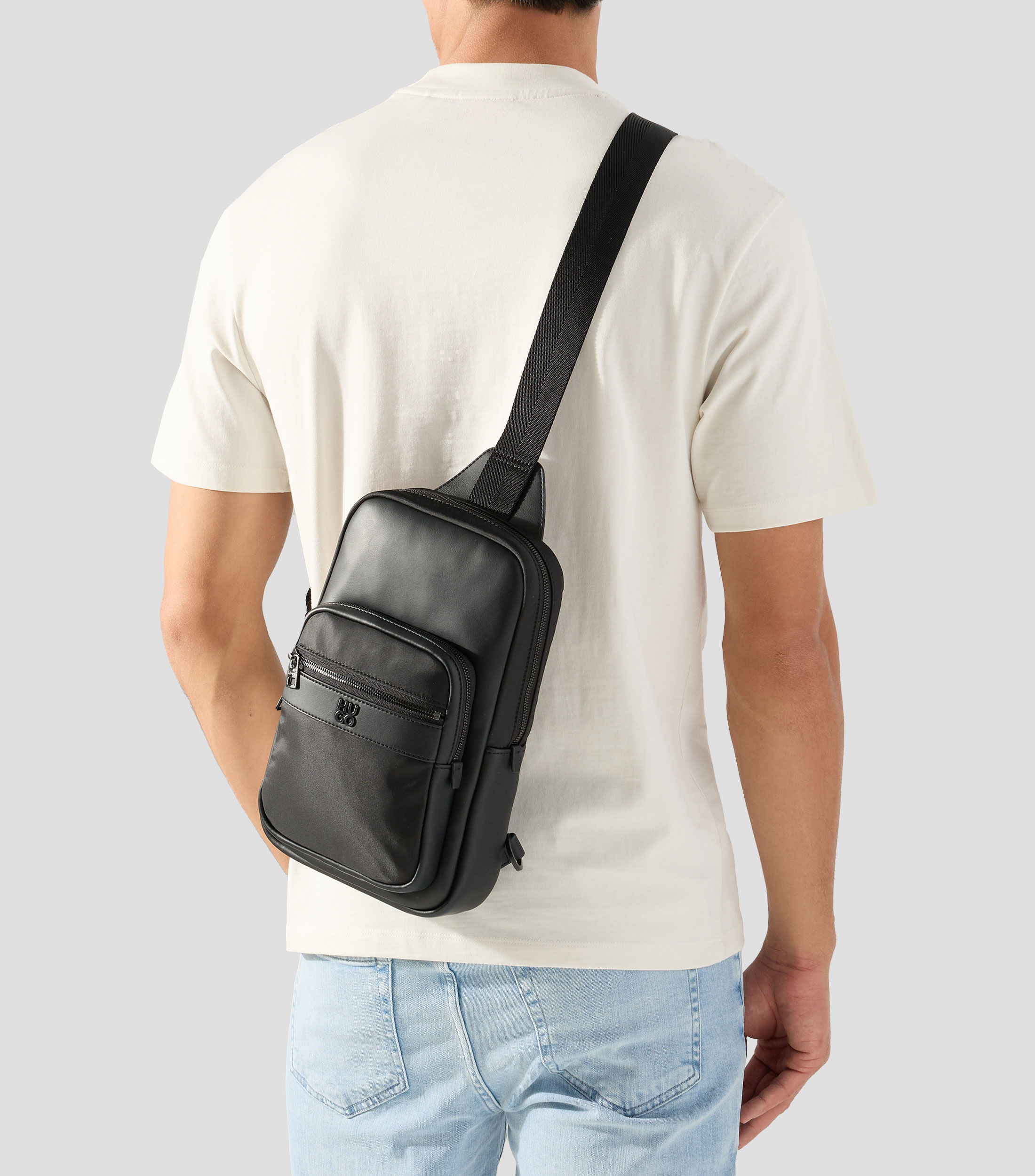 Bolso crossbody negro Quantic liso Hombre