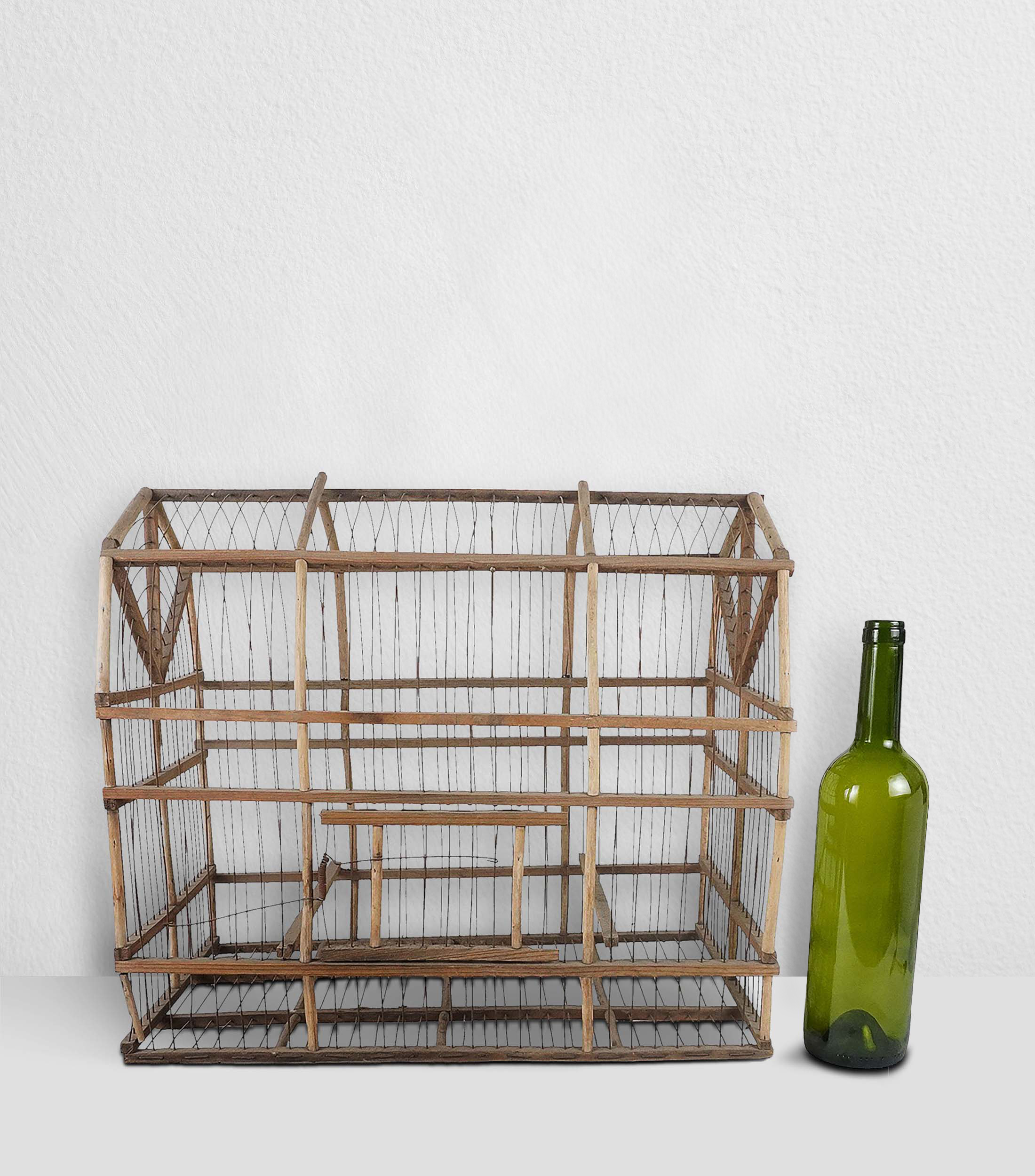Jaula decorativa en madera y metal