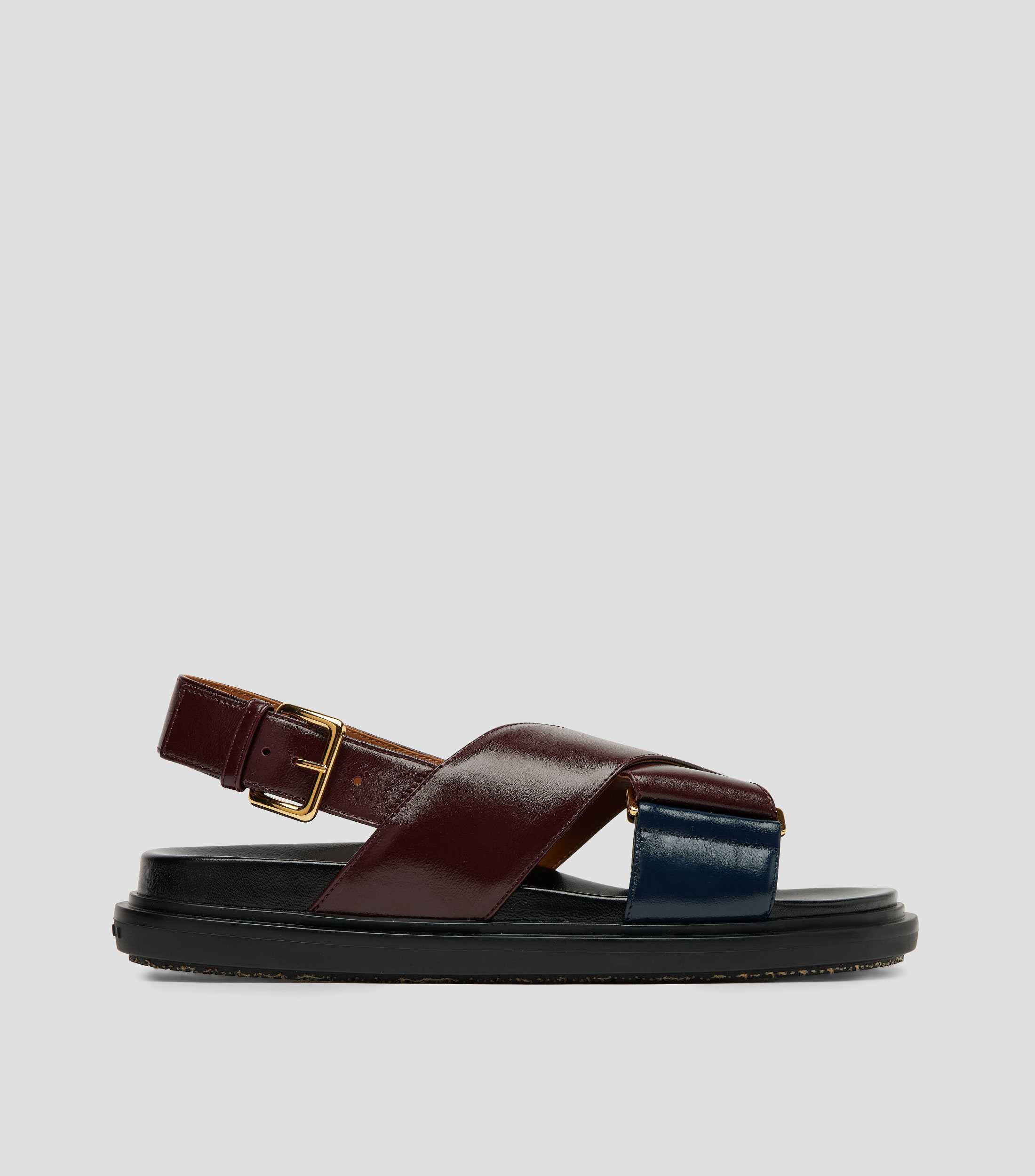 Sandalias planas en piel Mujer