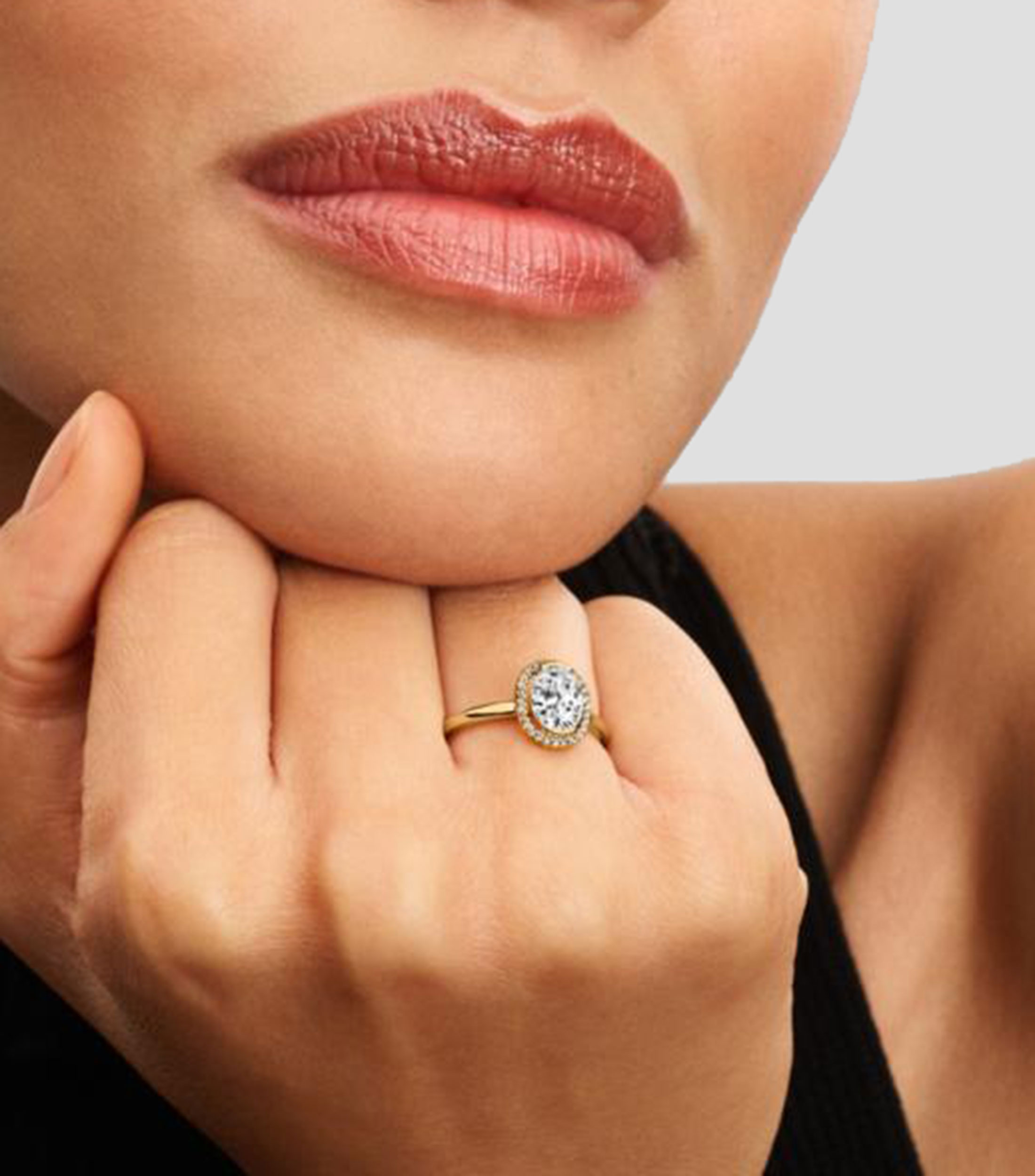 Anillo en plata con gema ovalada Mujer