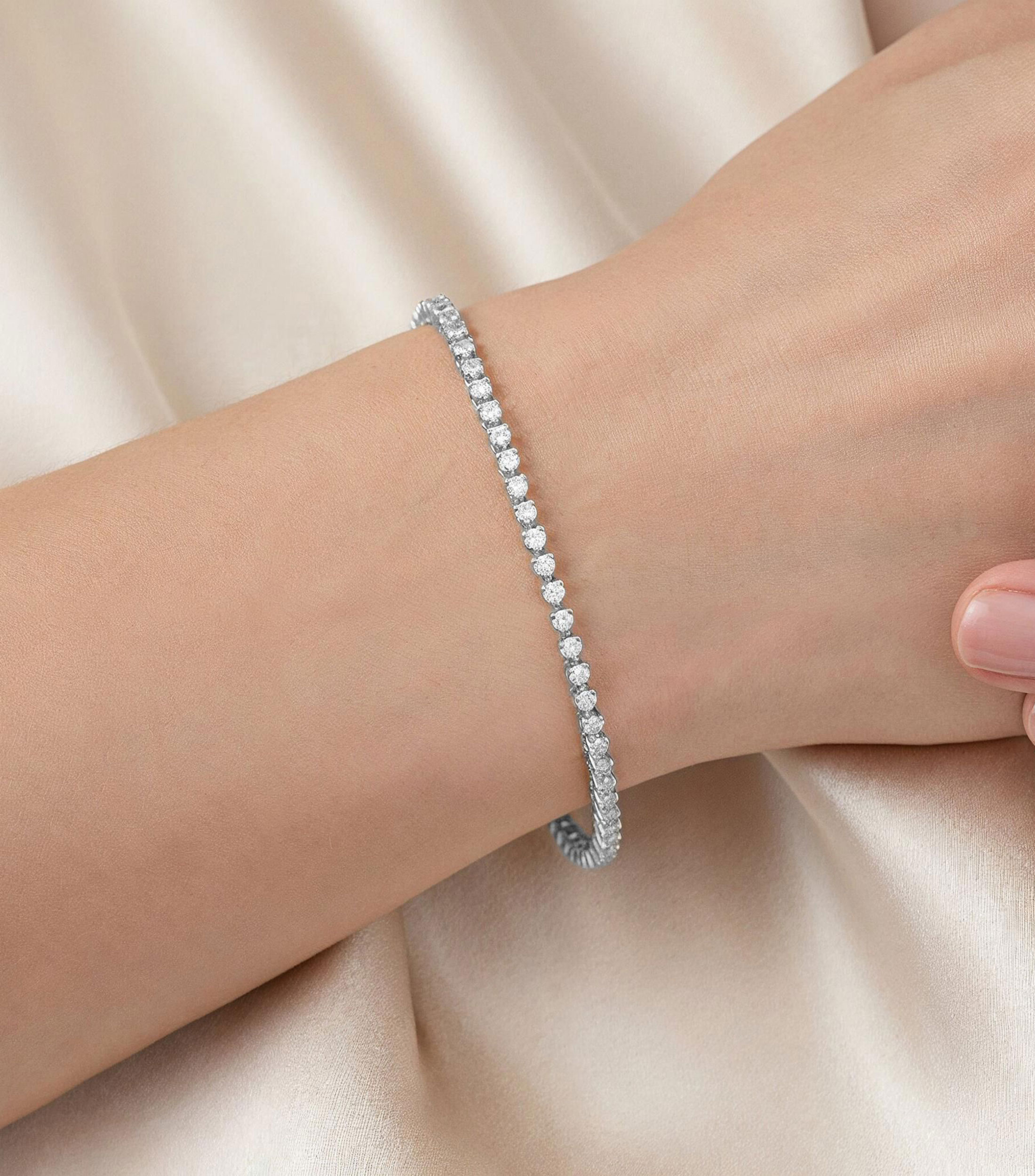 Pulsera en Oro blanco de 14 Kilates con diamantes Mujer