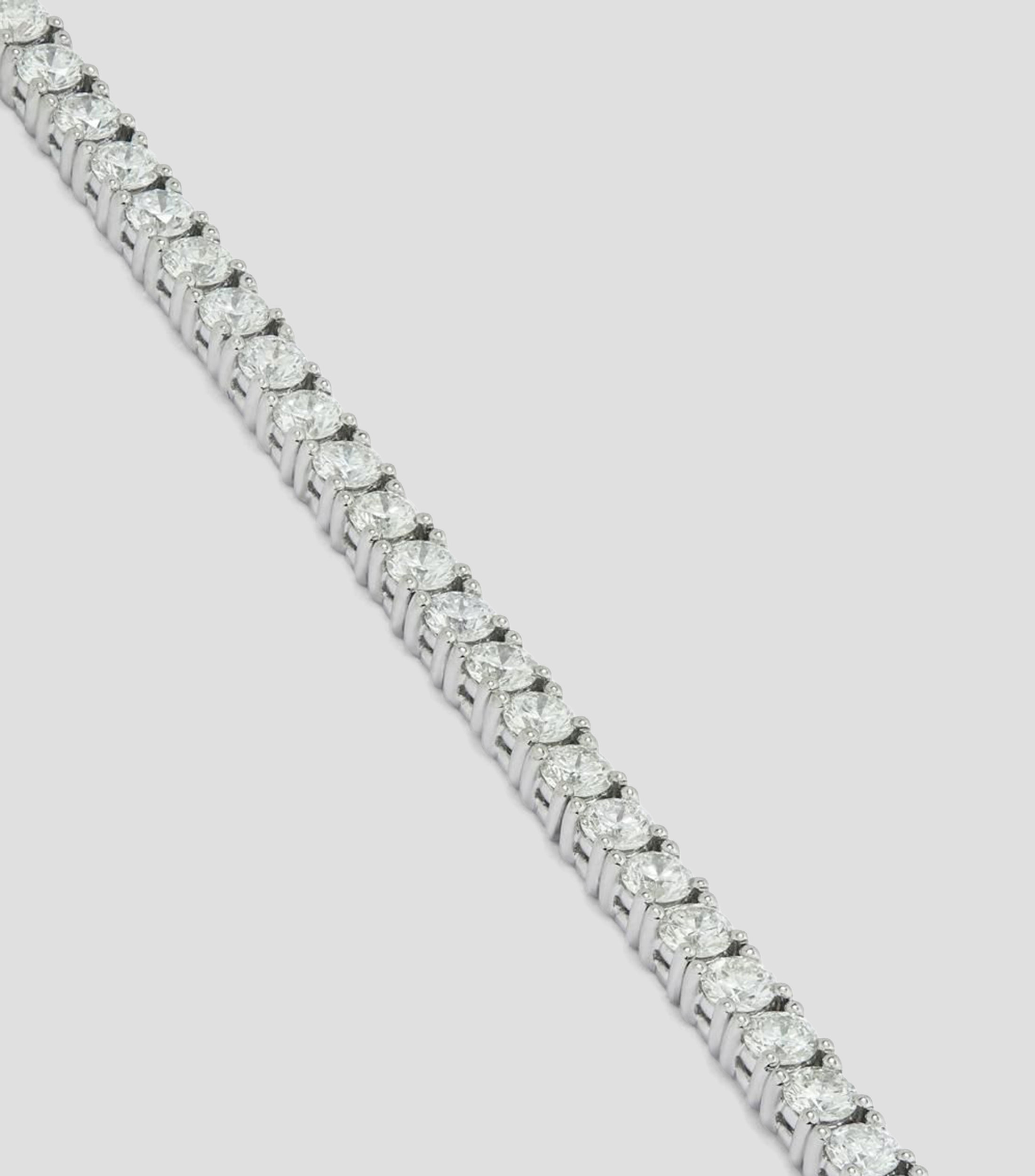 Brazalete Rivière de Oro blanco de 18 Kilates con 77 diamantes en talla brillante Mujer