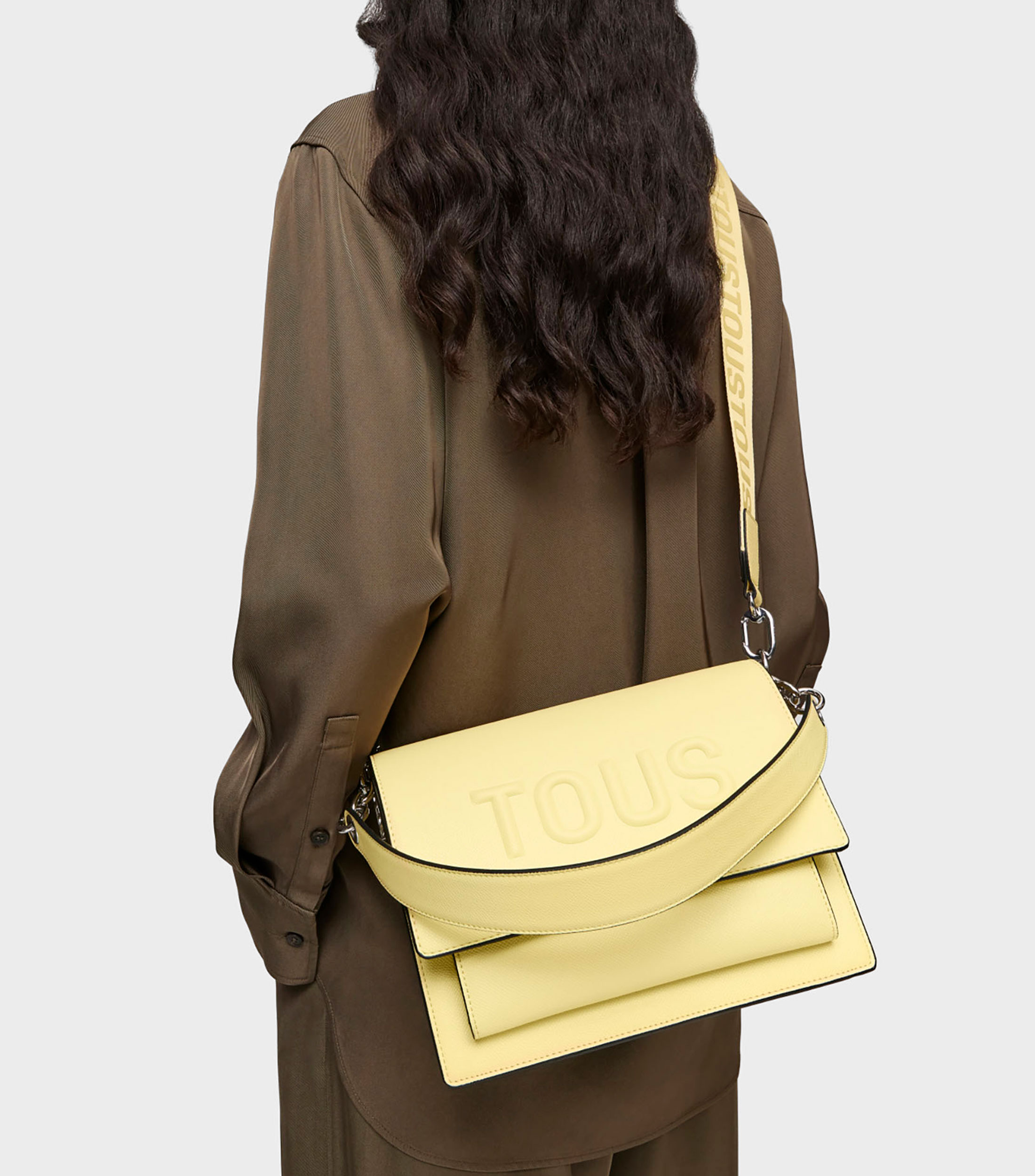 Bolso crossbody mediano Audree amarillo claro Brenda Mujer