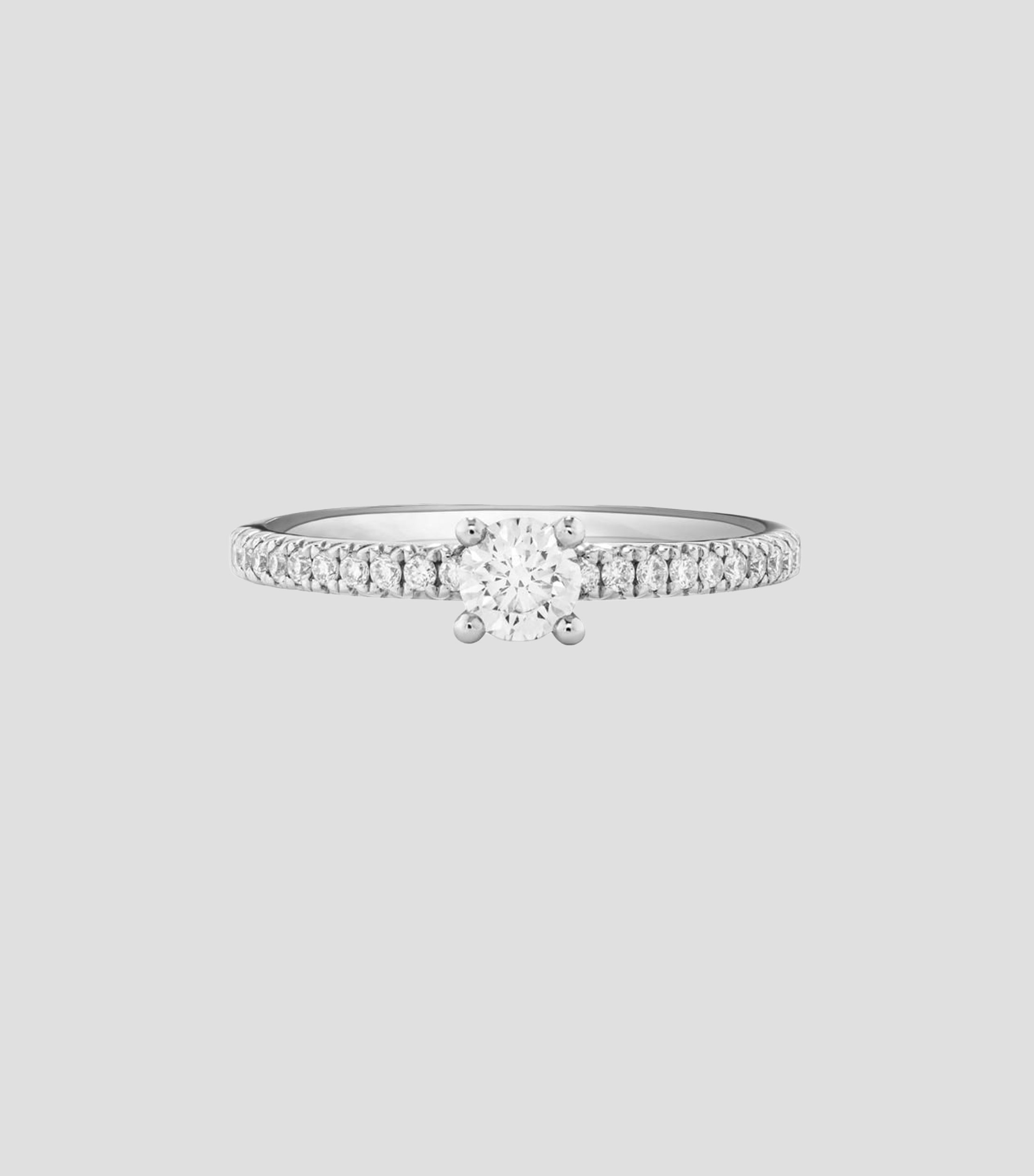 Anillo en oro blanco de 18 kilates con diamantes Mujer