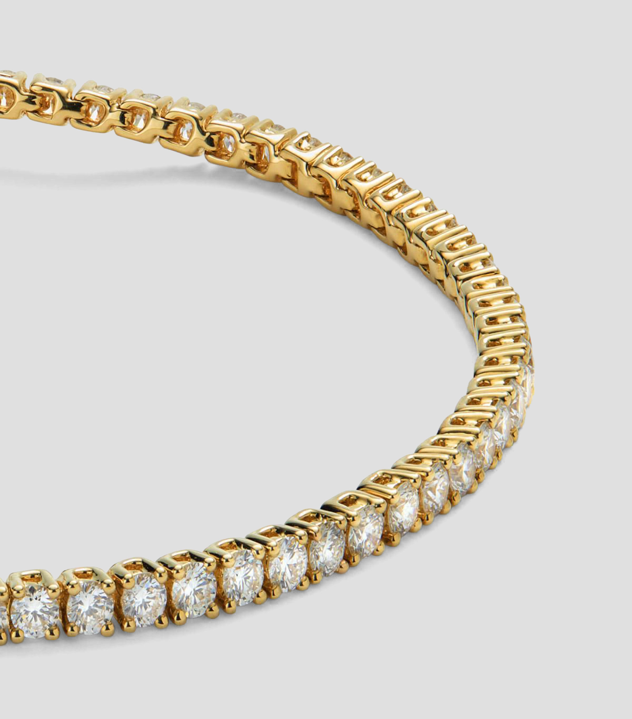 Brazalete en Oro amarillo de 18 Kilates con diamantes blancos Mujer
