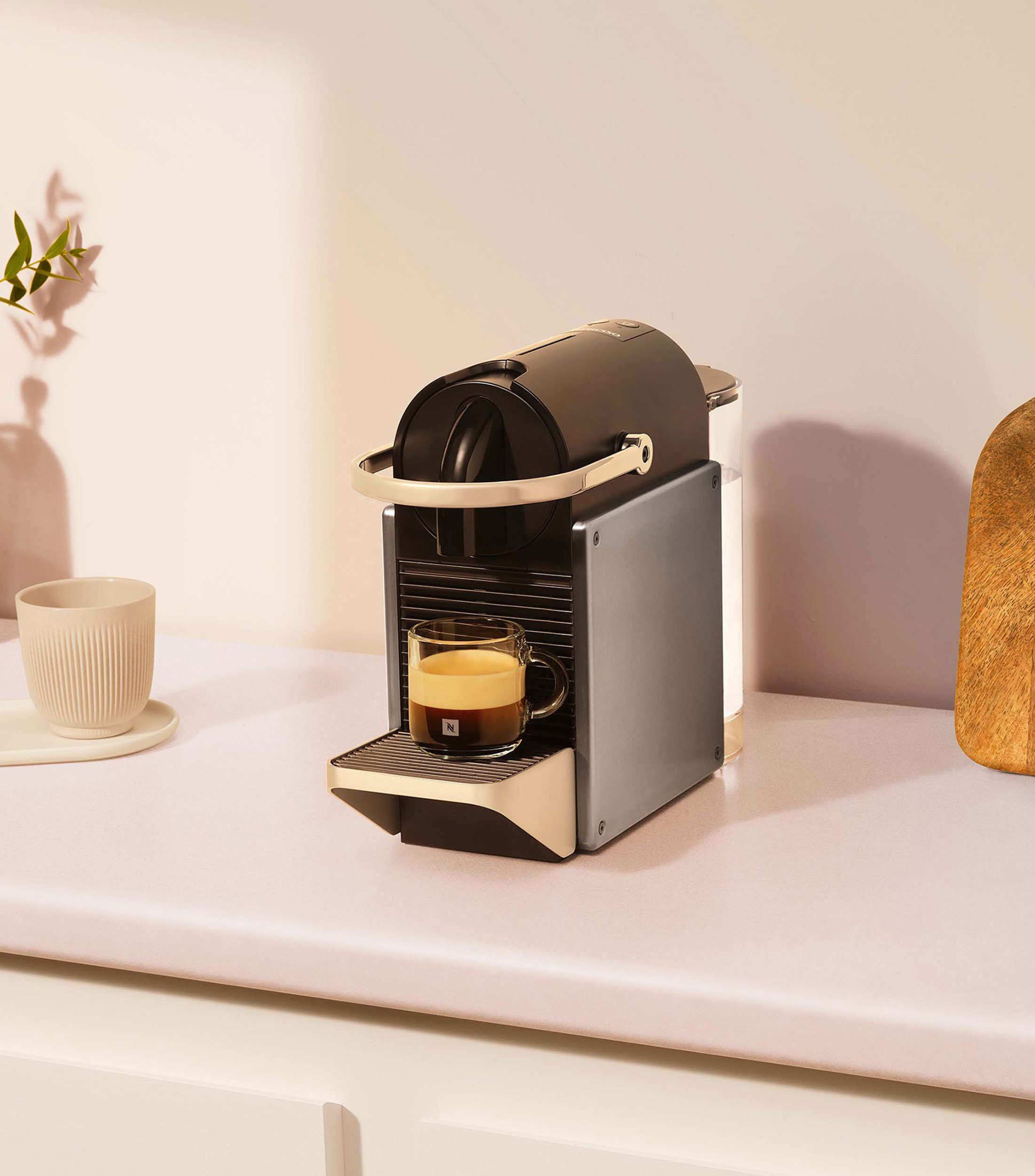 Cafetera Nespresso Pixie Titán