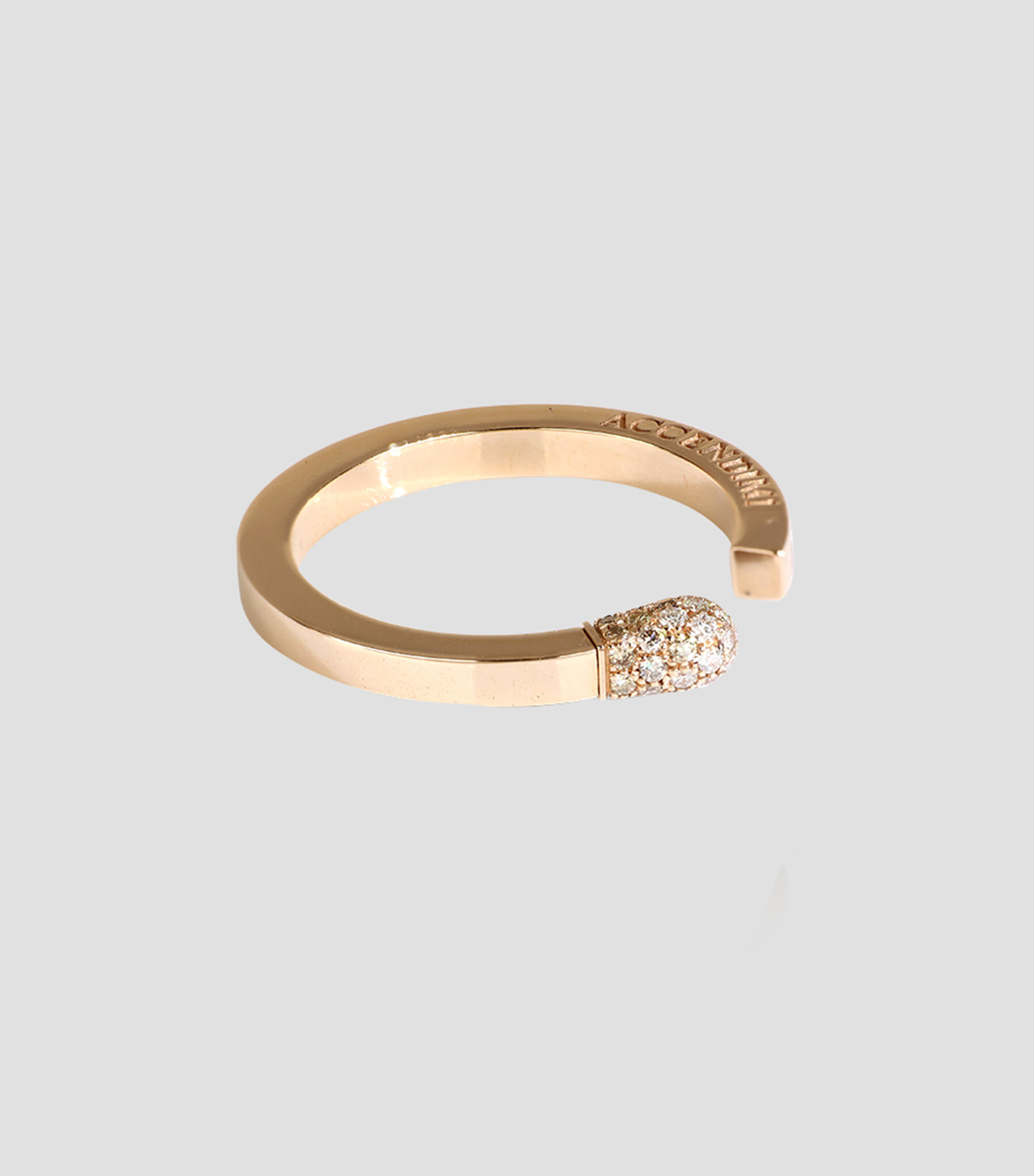 Anillo en Oro de 18 Kilates con Diamantes Unisex