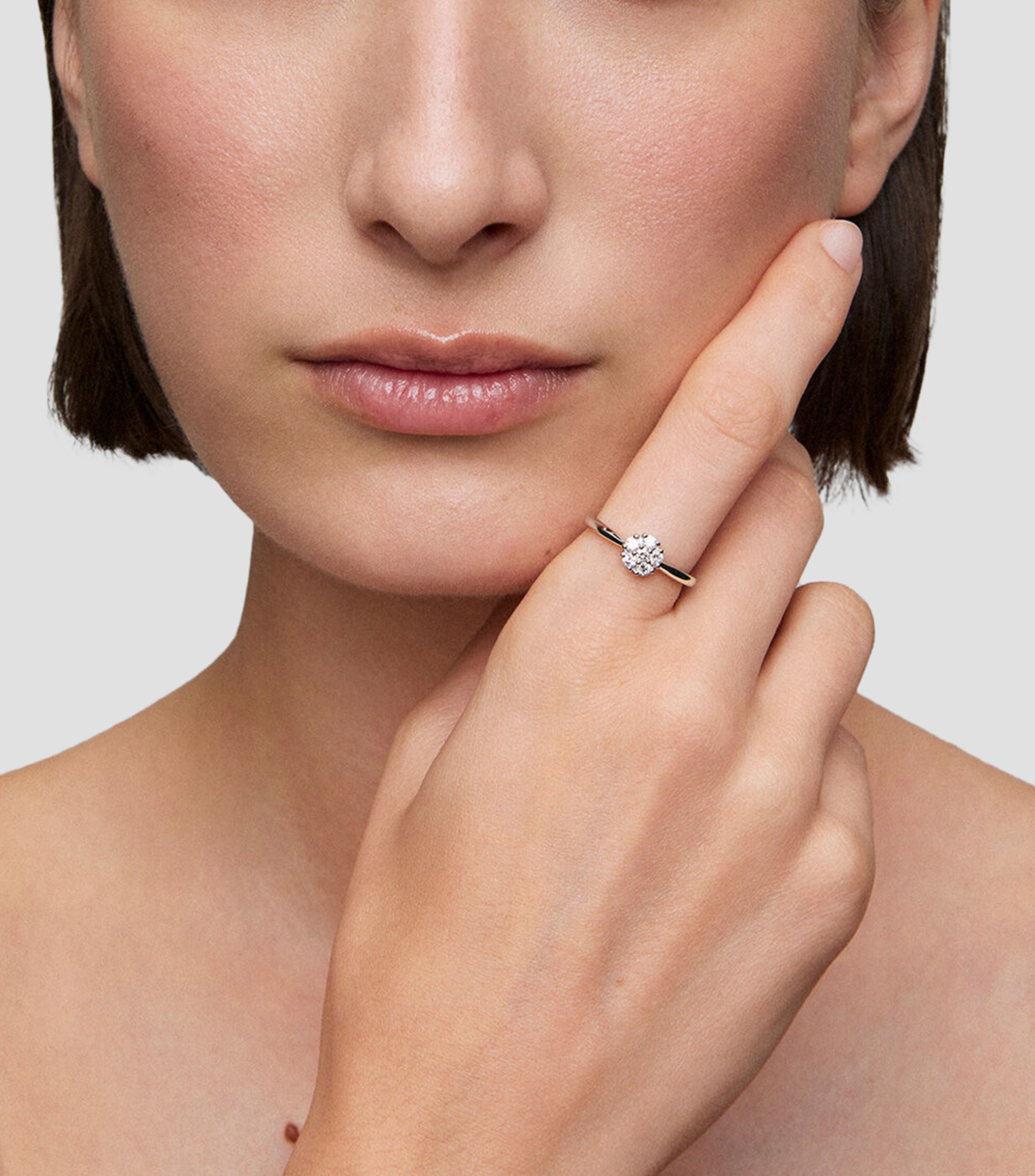 Anillo en oro de 18 kilates con diamantes Mujer