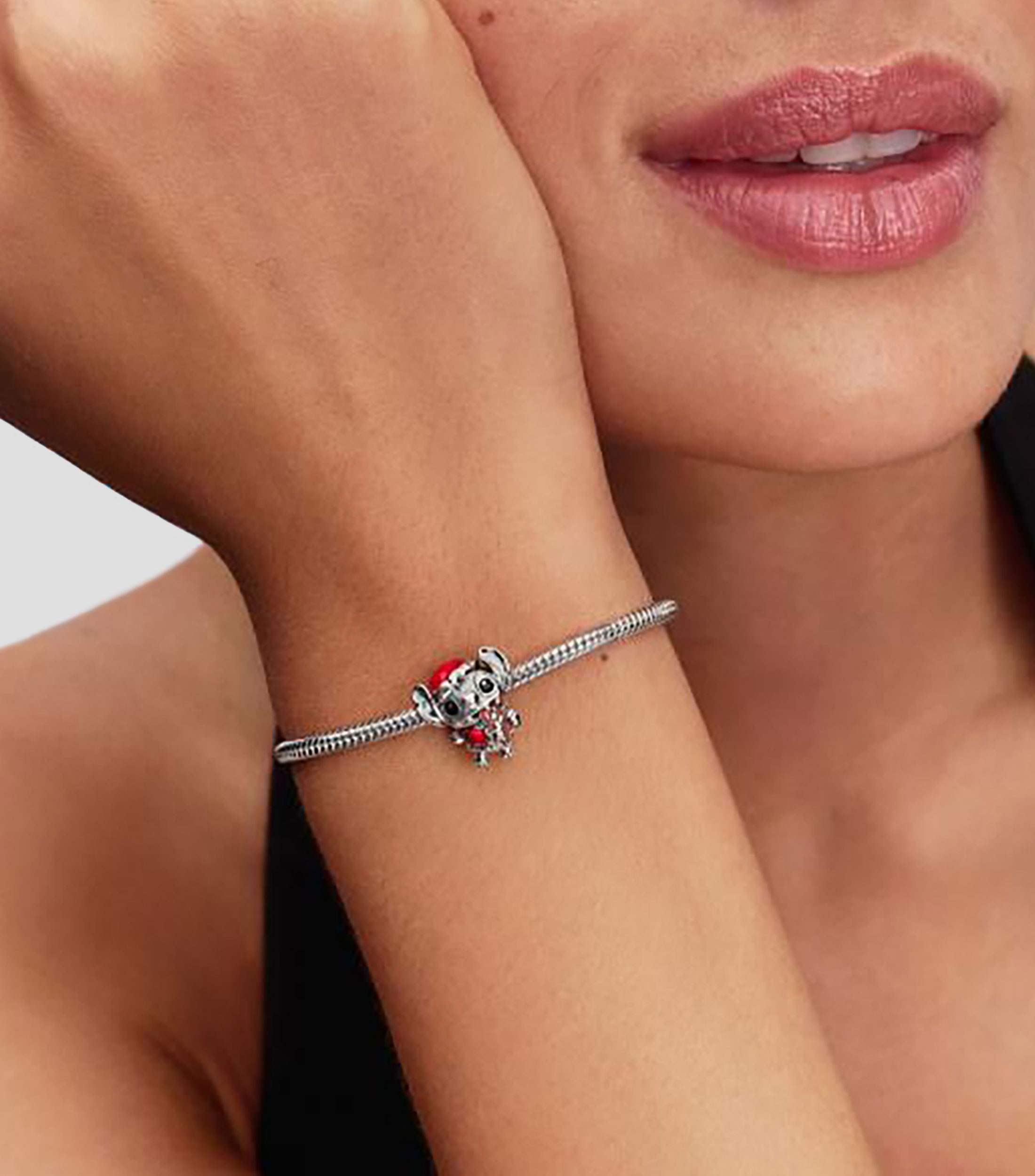 Charm de Stitch navideño en plata .925 Mujer