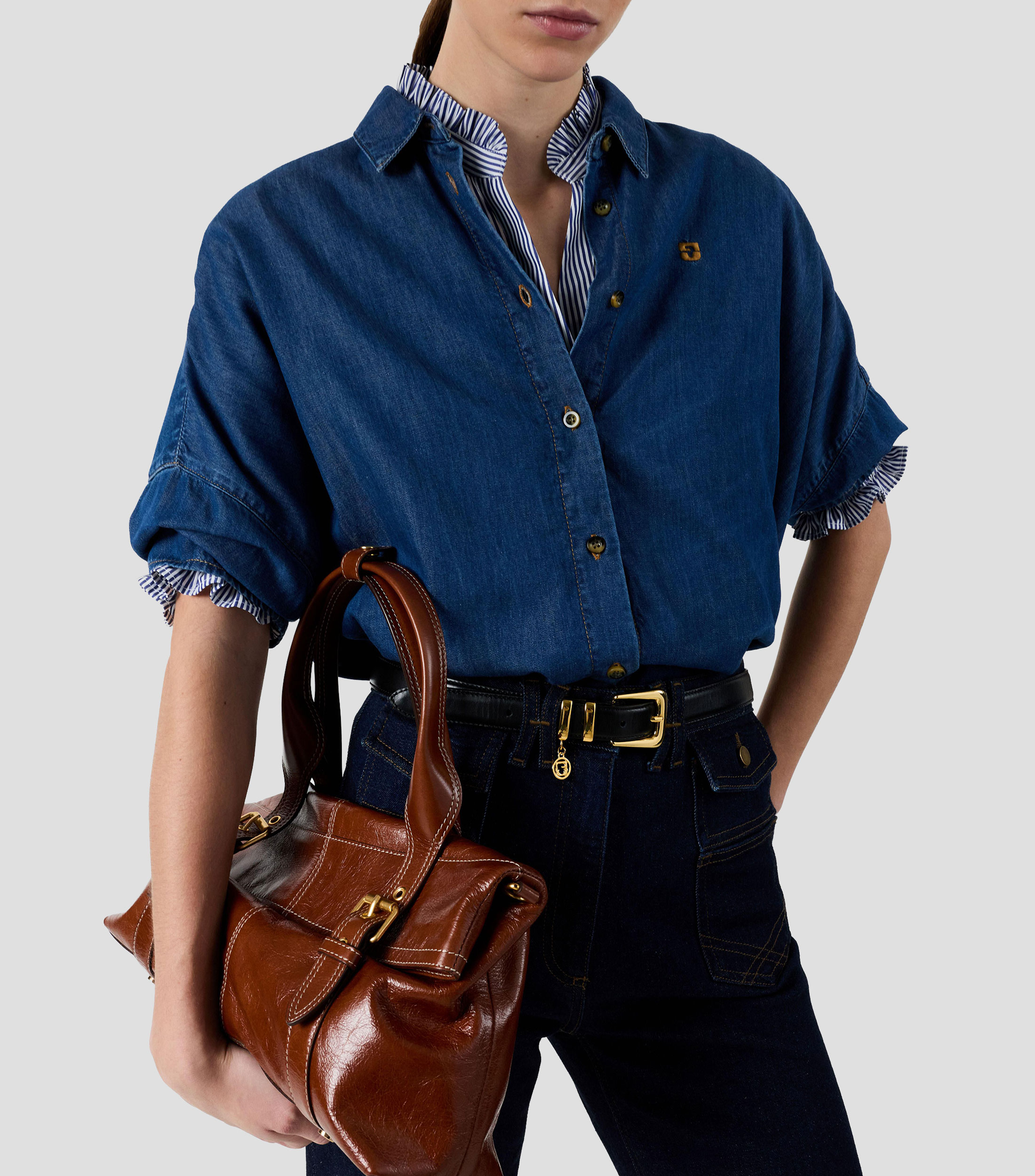 Camisa lisa en mezclilla manga corta Mujer