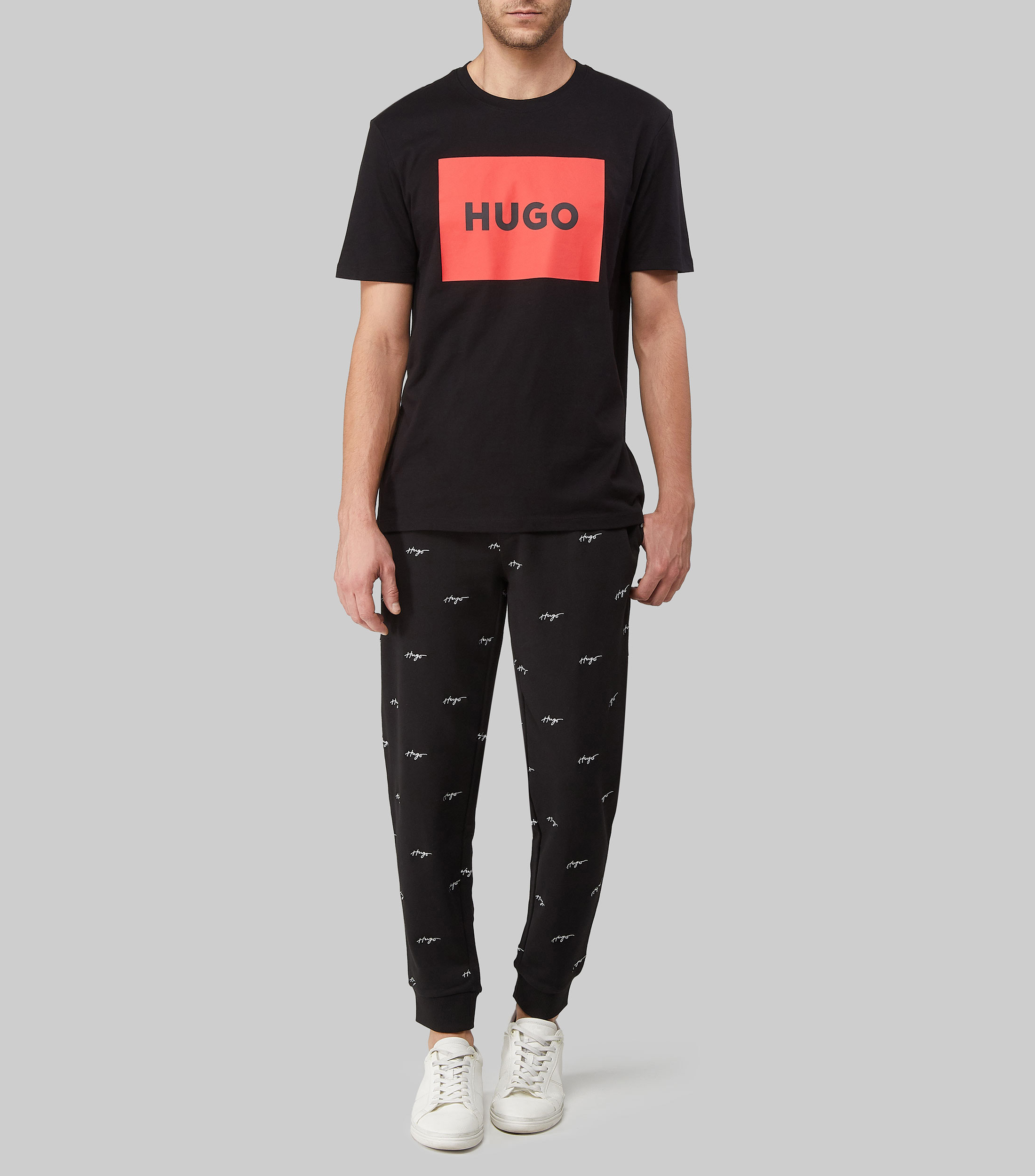 Playera Hugo en algodon con logo rojo Hombre
