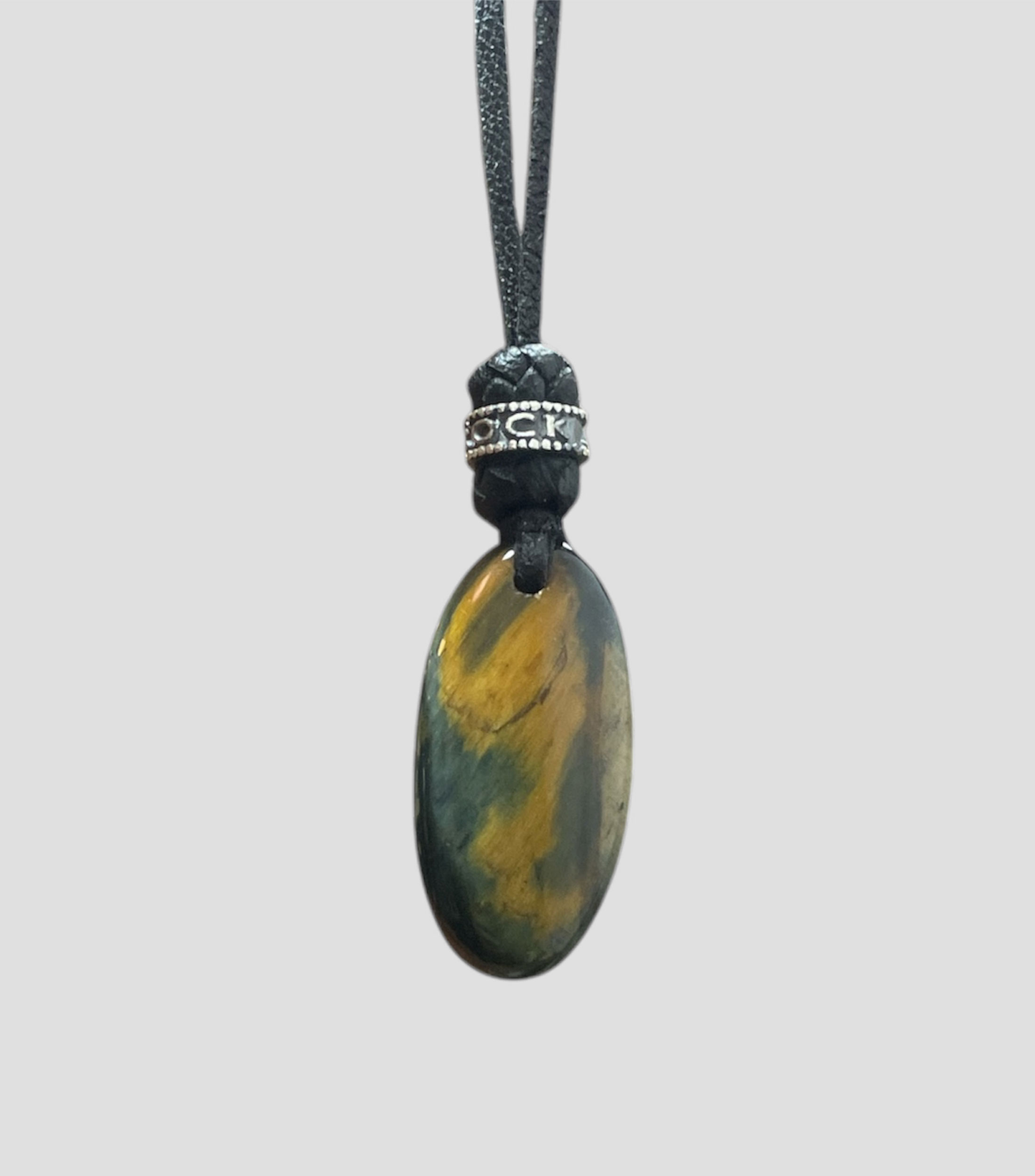 Collar con Amuleto Hombre