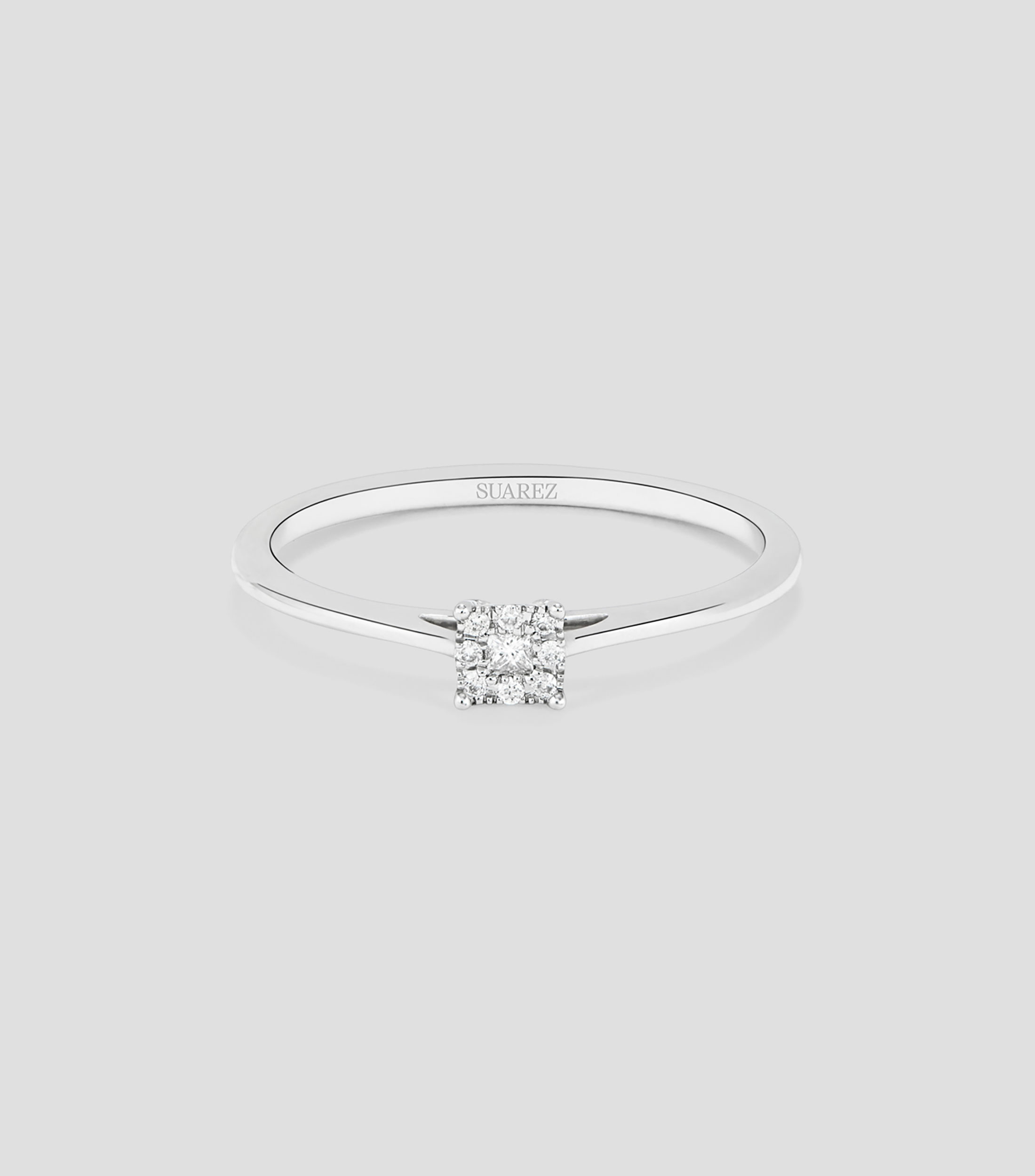 Anillo en Oro blanco de 18 Kilates con diamantes en pave Mujer
