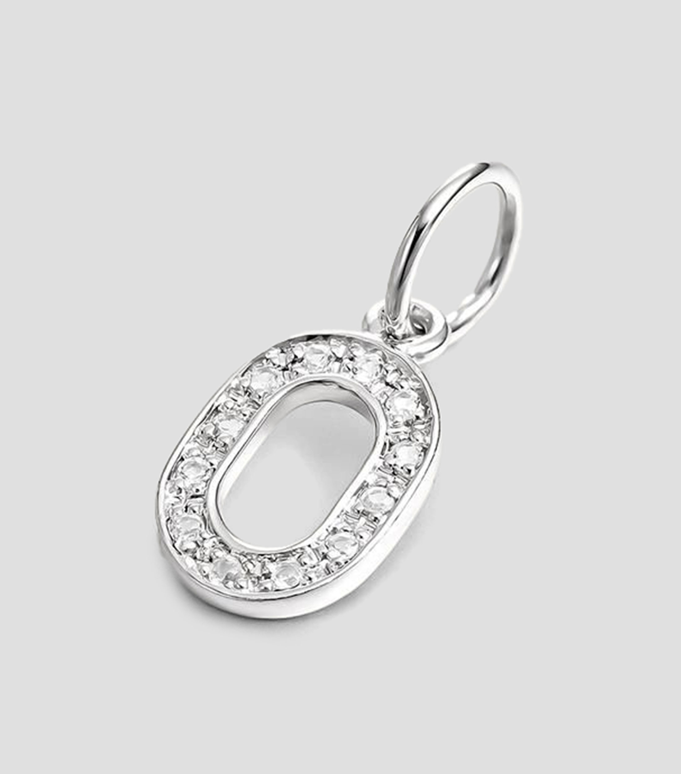 Charm en plata 925 y topacios blancos inicial O Mujer