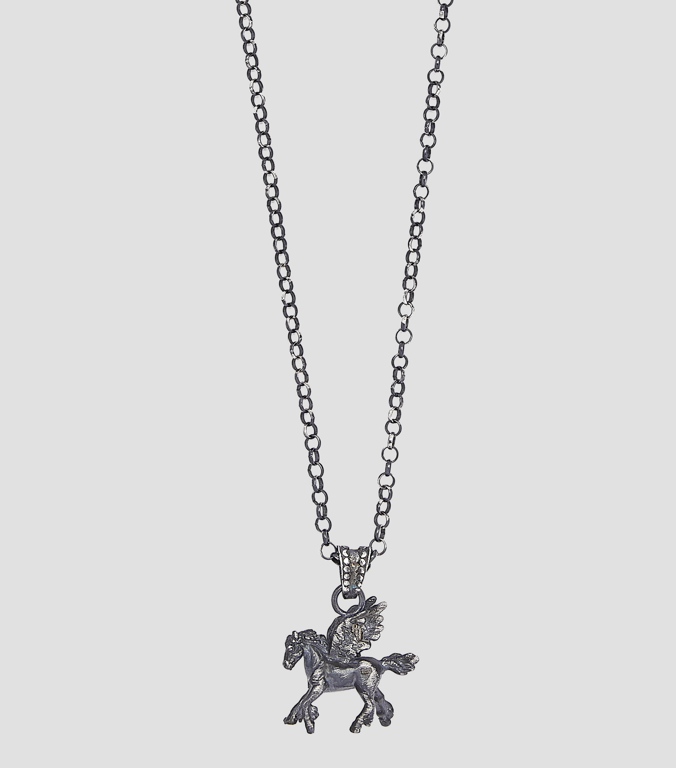 Dije de Pegaso en plata ennegrecida Hombre