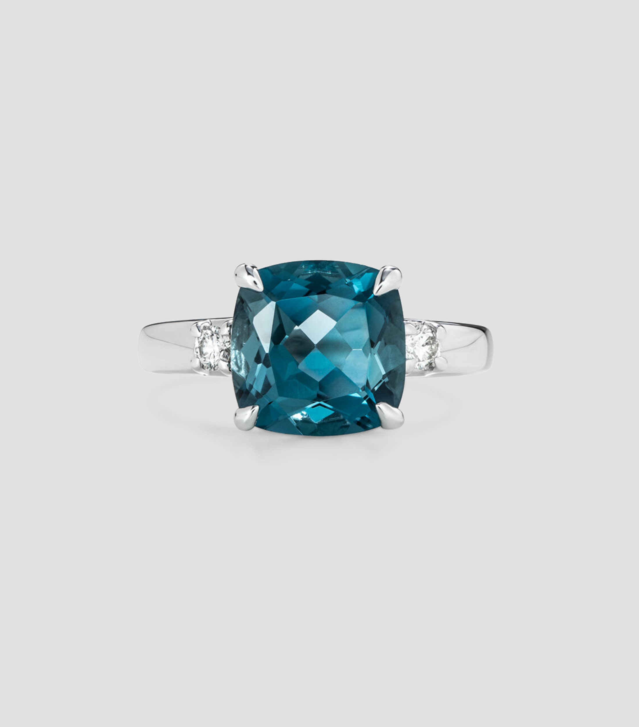 Anillo en plata con topacio Mujer