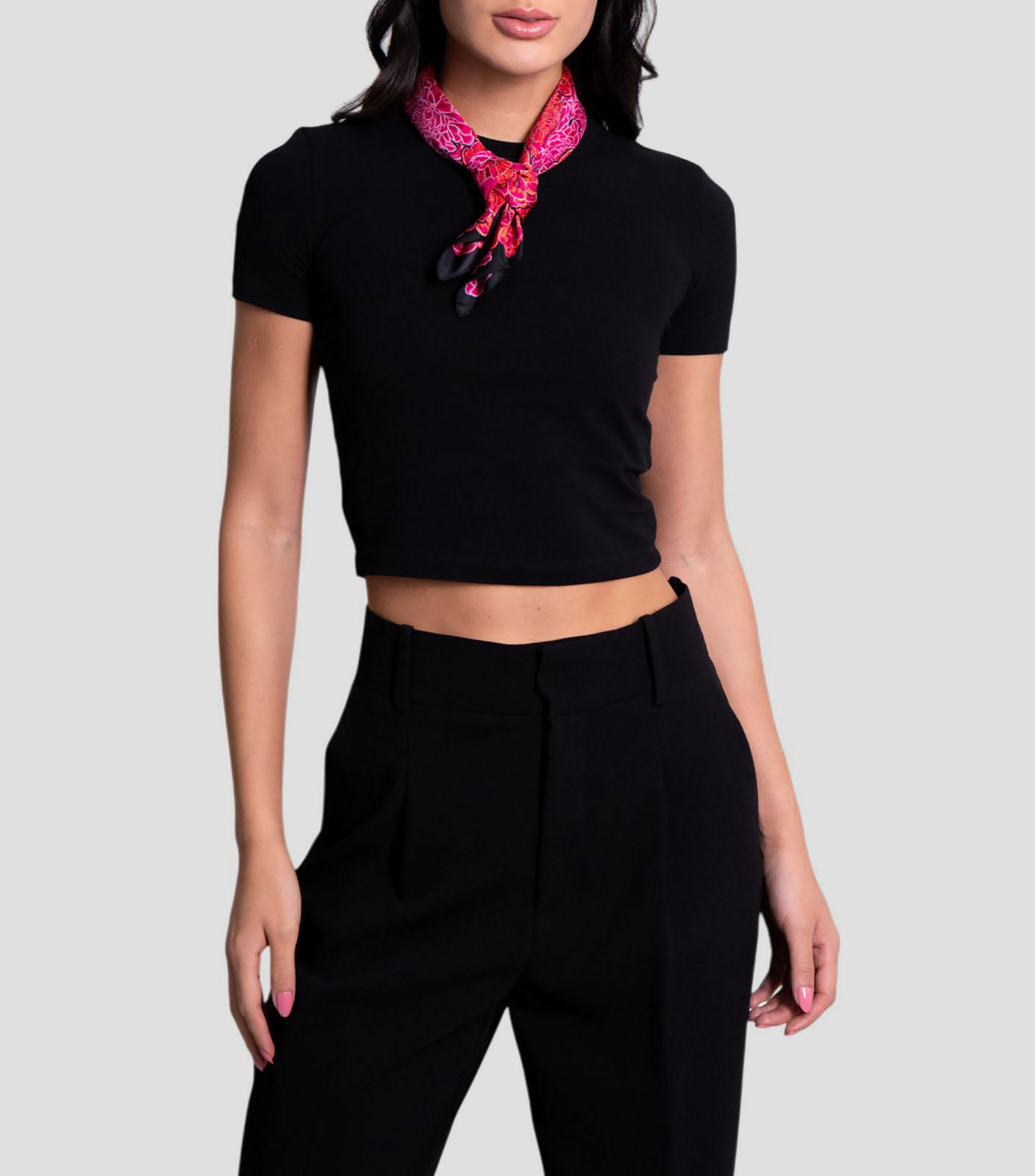 Mascada de seda fucsia con negro y flores de cempasúchil Mujer