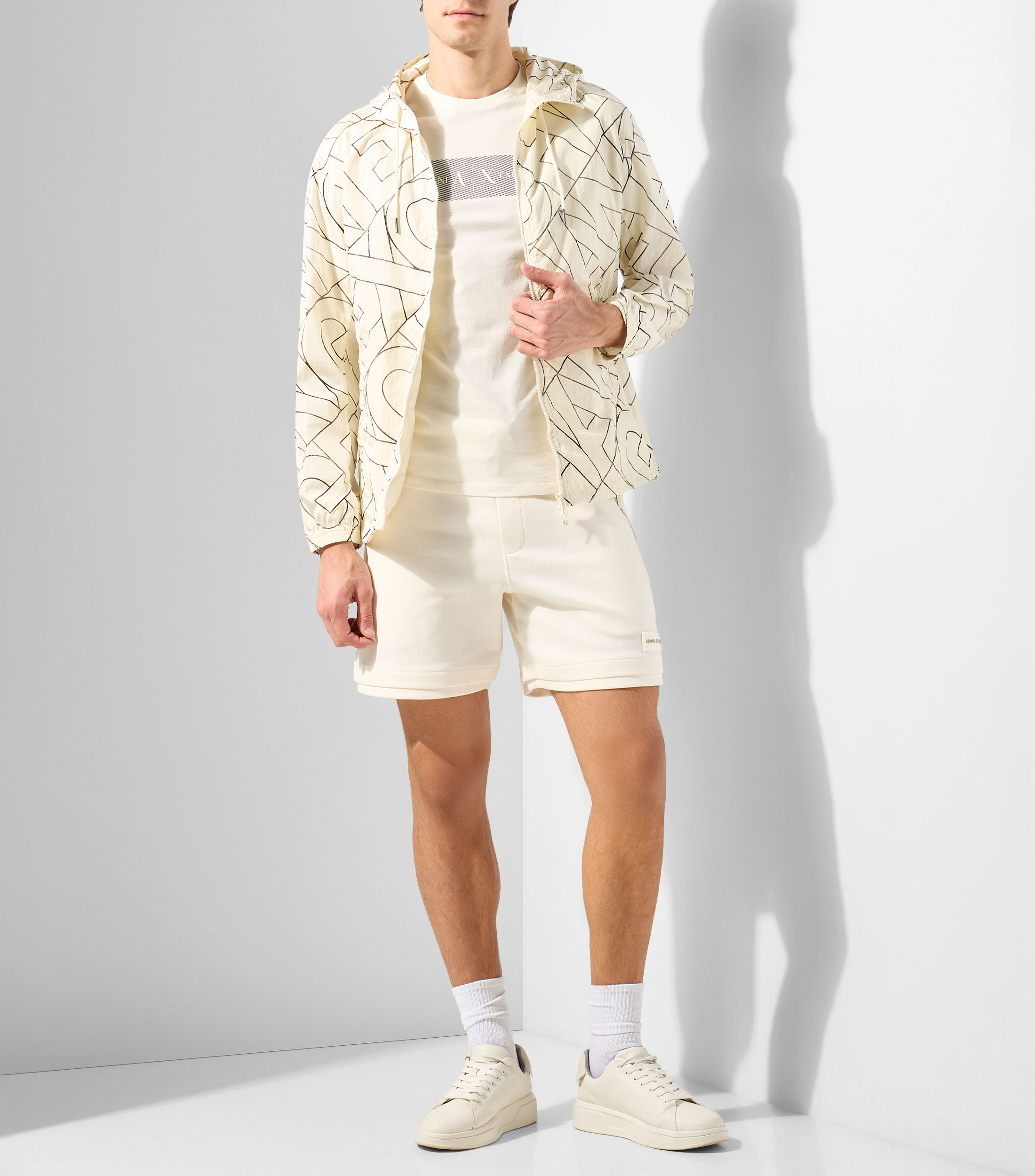 Playera cuello redondo manga corta estampada Hombre