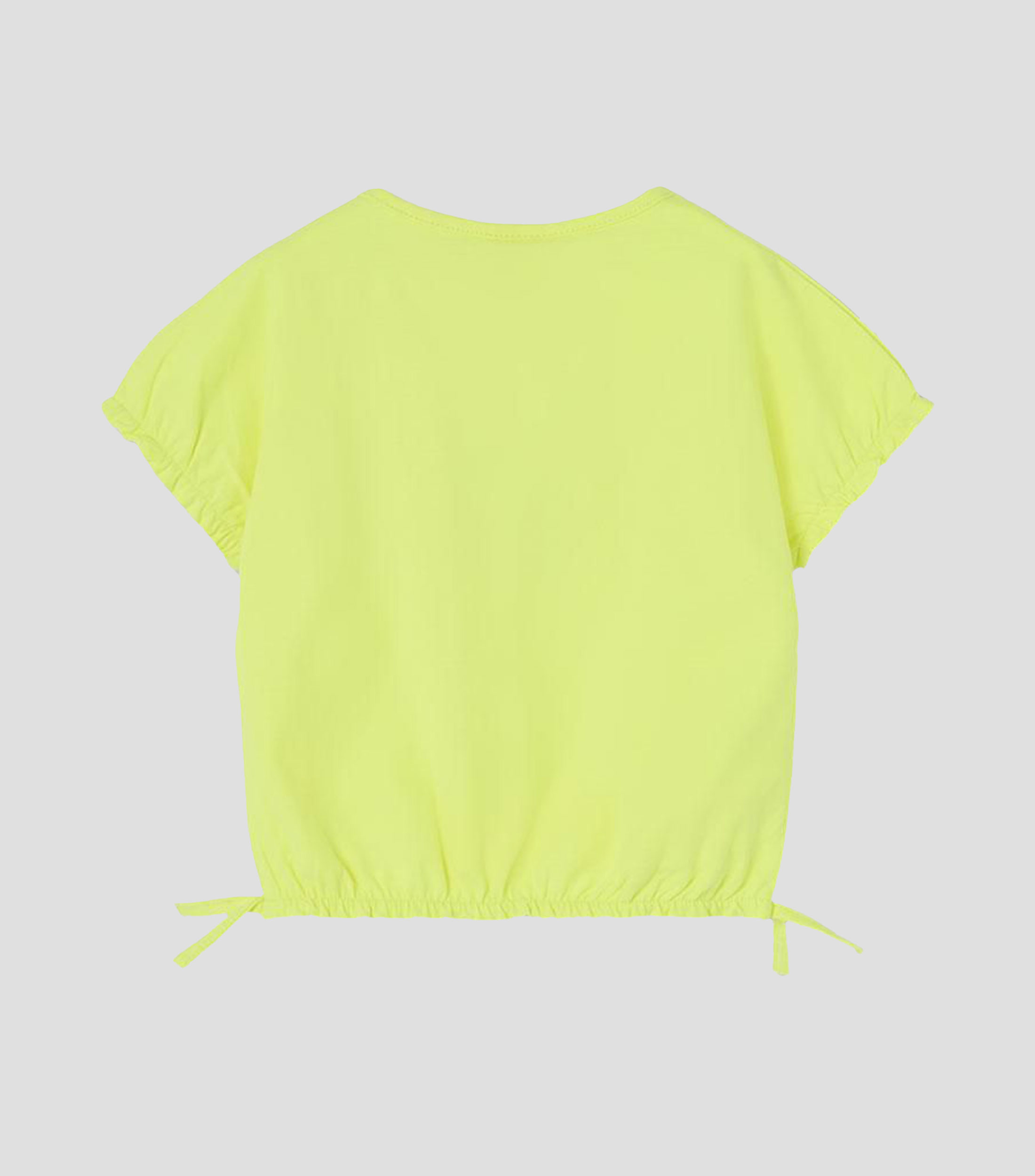 Playera cuello redondo manga corta estampada niña.