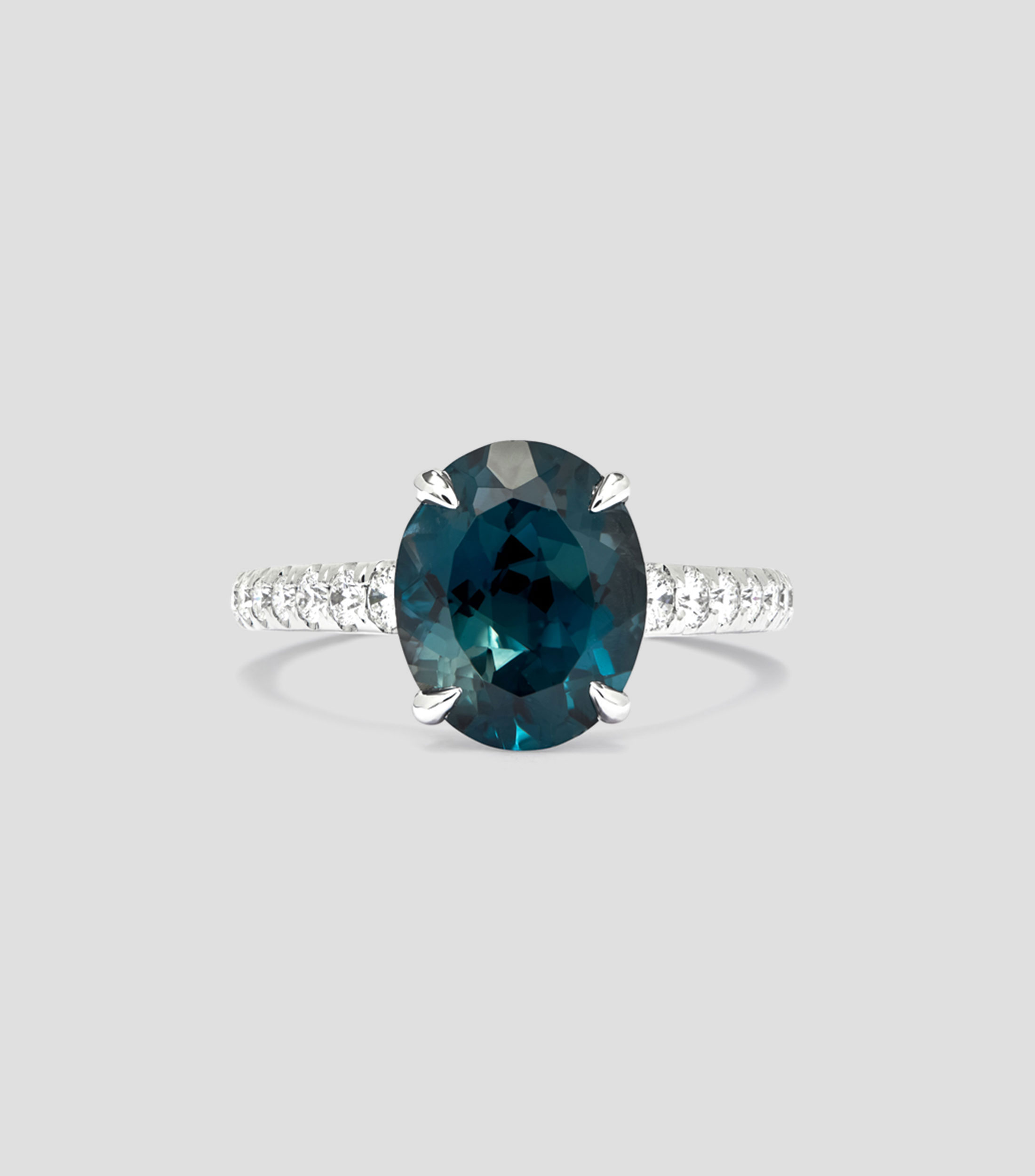 Anillo en Oro blanco de 18 kilates Veris con topacio Mujer