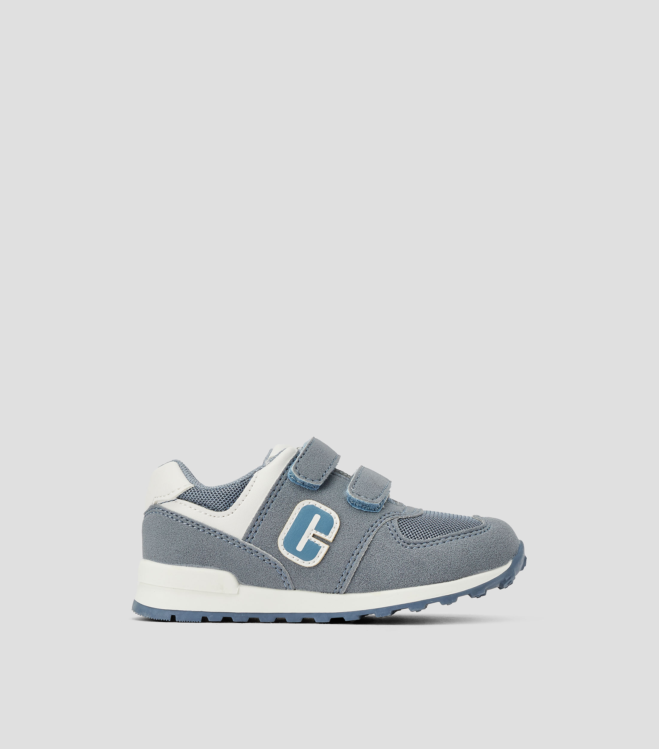 Tenis casuales con logo Niña