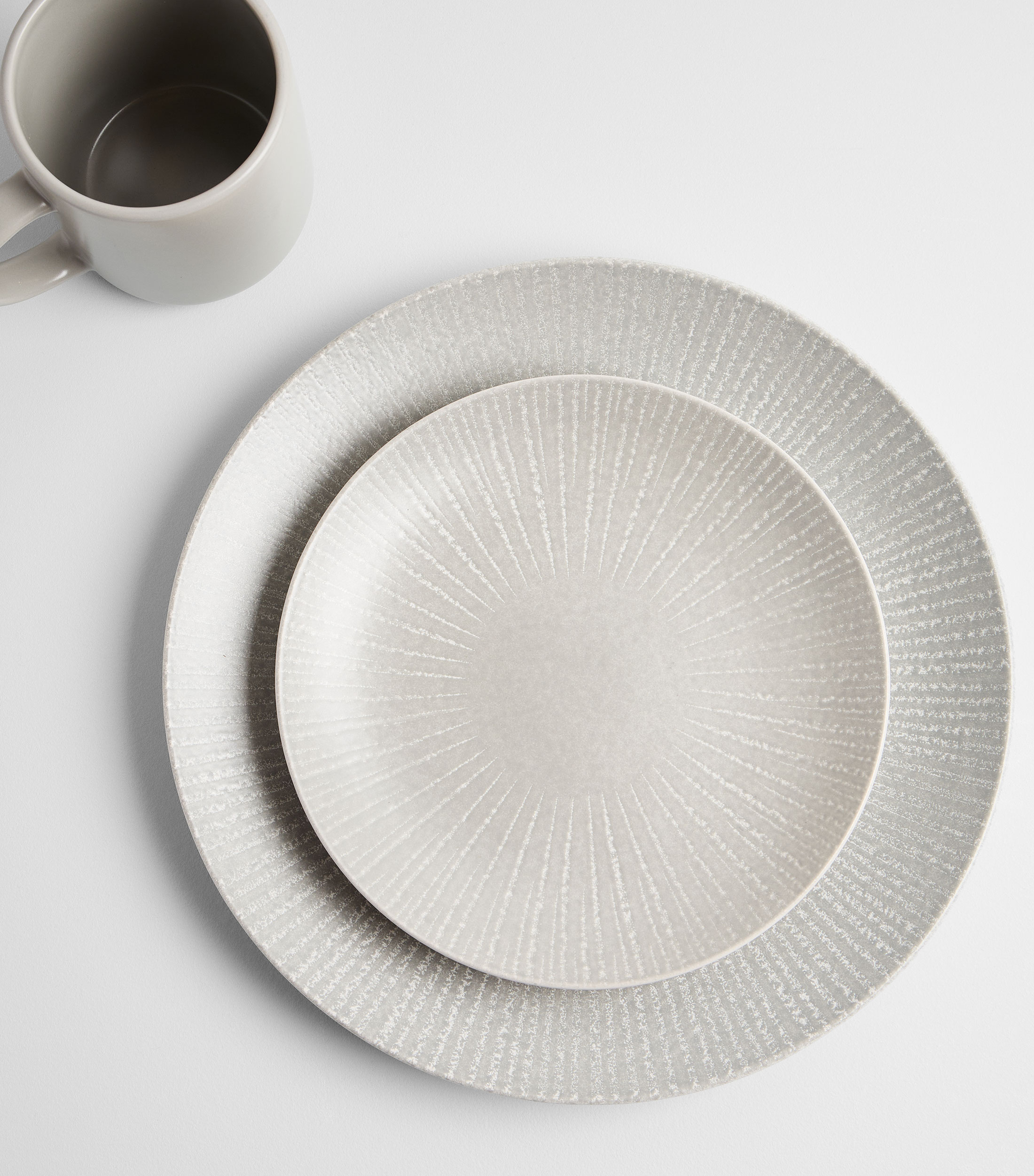 Plato trinche en cerámica gris