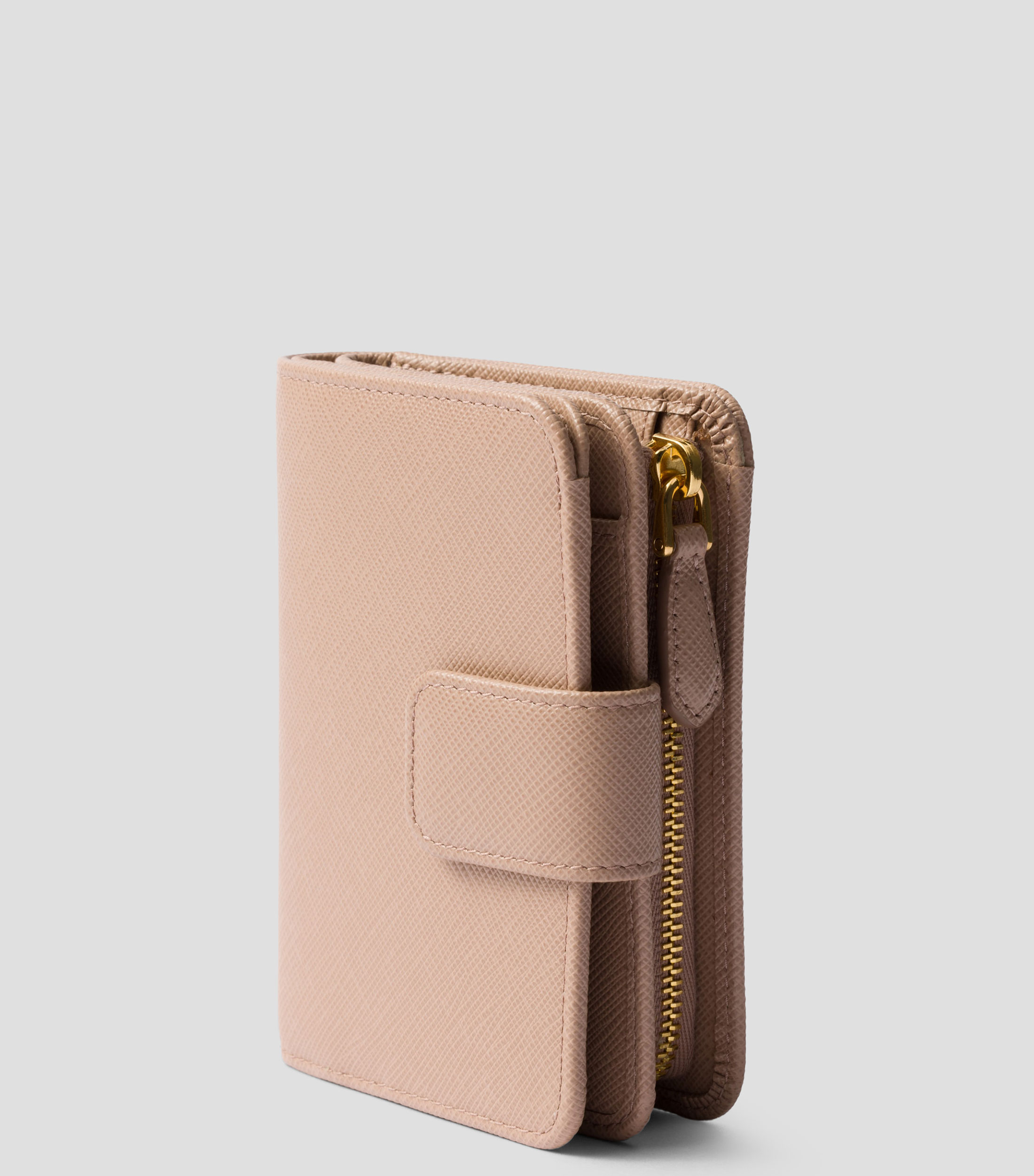 Cartera en piel con detalle texturizado Mujer