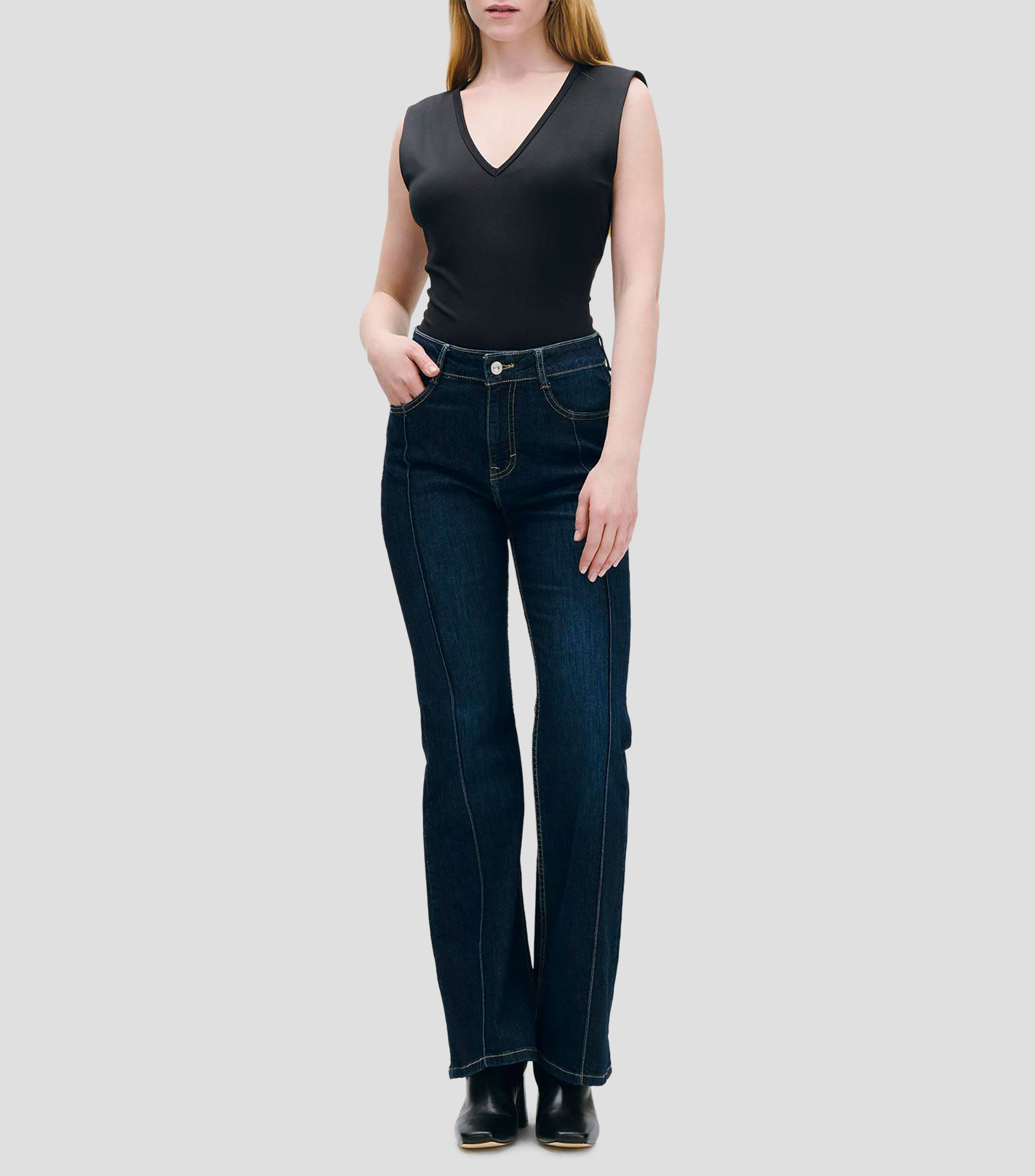 Blusa Negra De Punto Escote V Top Integrado Mujer