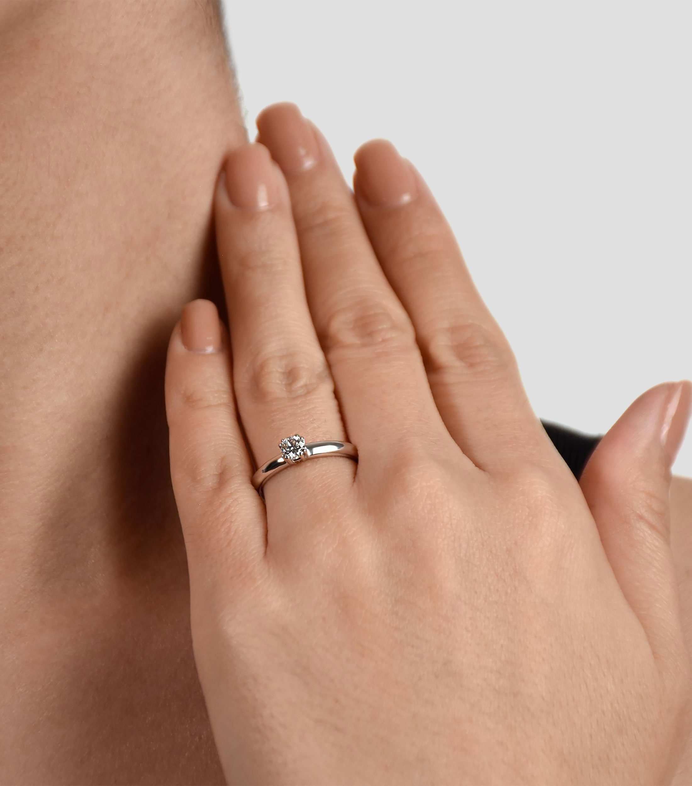 Anillo de compromiso en oro blanco de 14 kilates con diamantes naturales incrustados Mujer