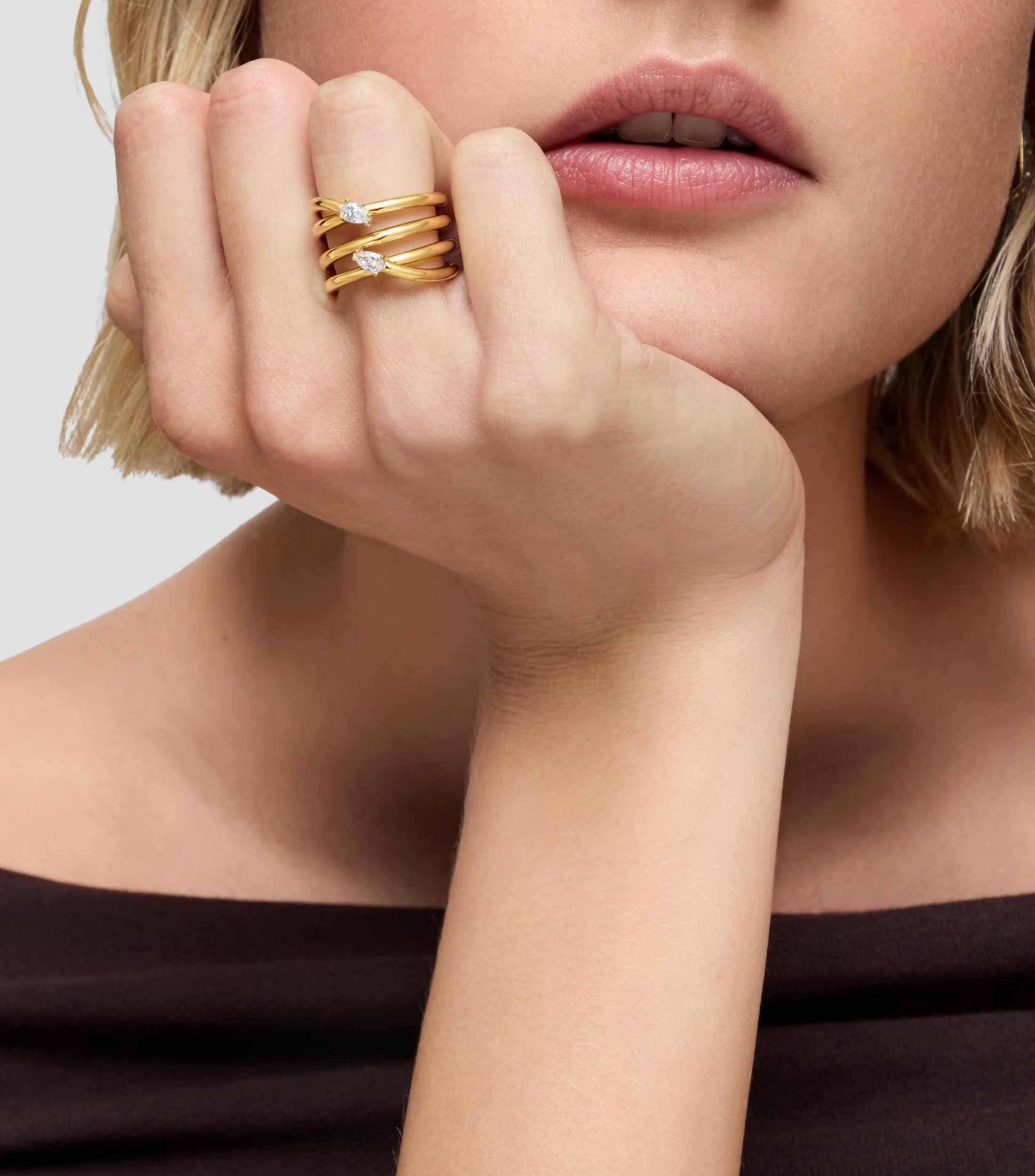Anillo en plata .925 ondulado con diamante de laboratorio Mujer