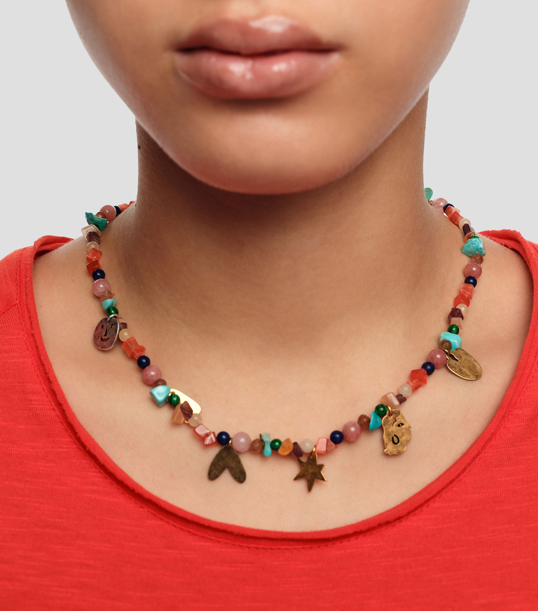 Collar siluetas metal y piedras multicolor Mujer