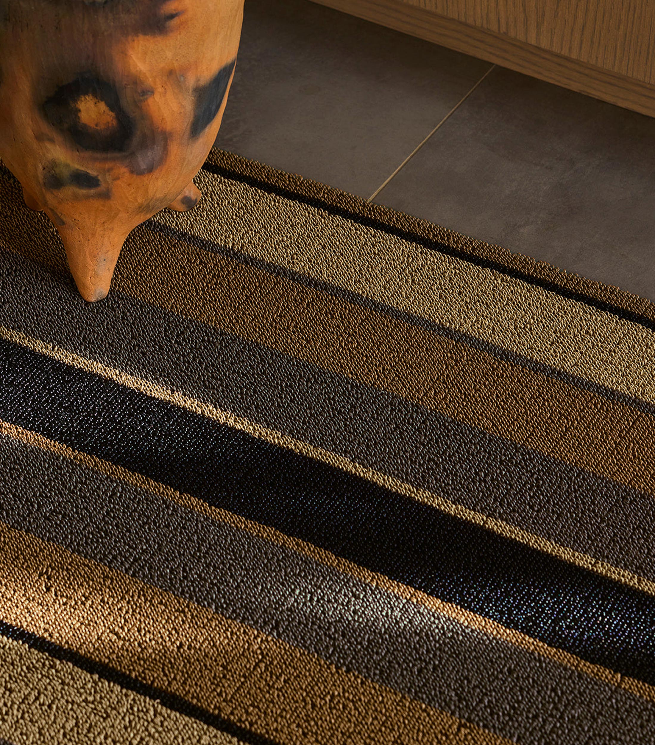 Tapete decorativo Bolt Stripe en sintético 46 x 71 cm