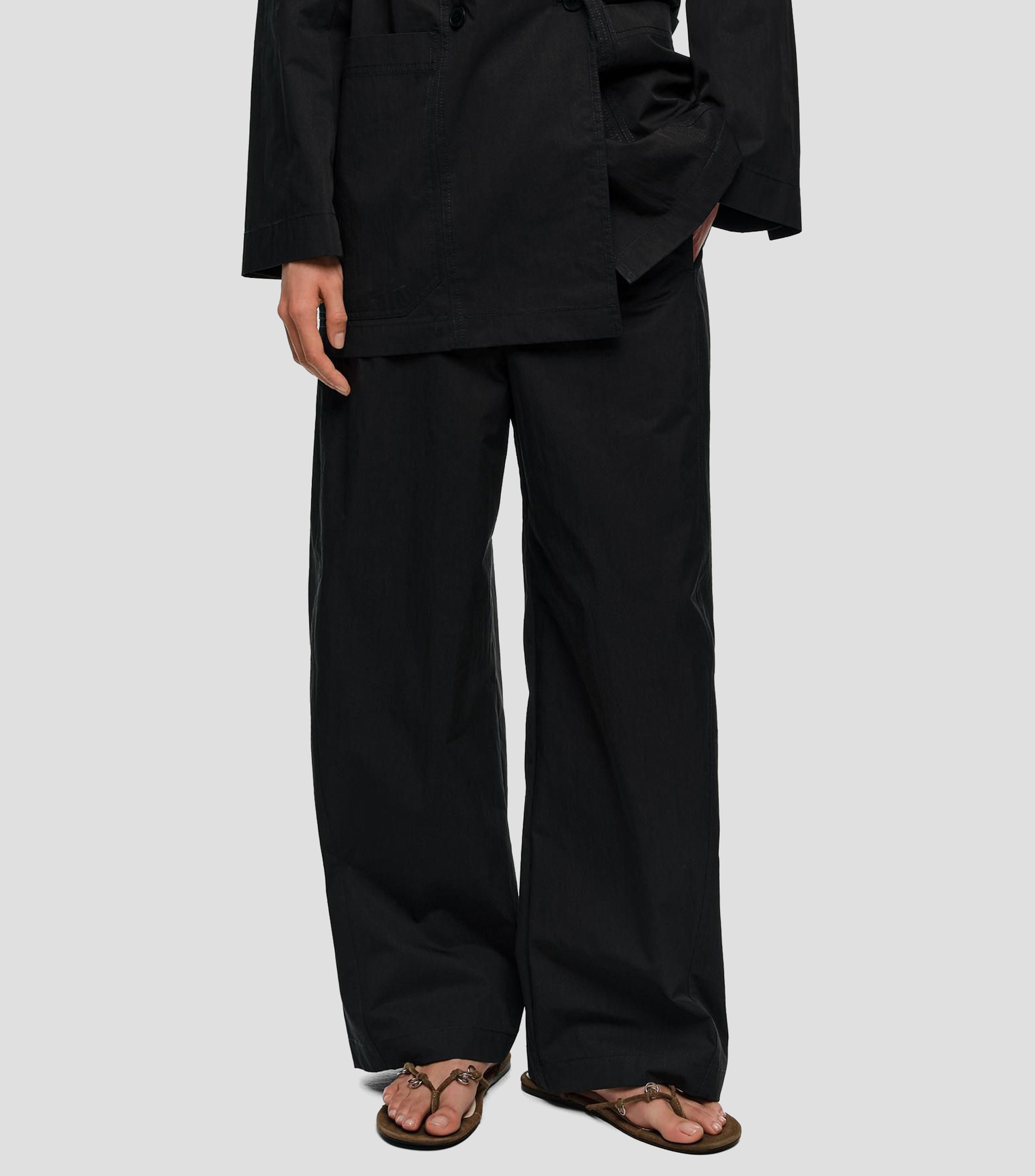 Pantalón barrel pespunteados negro Mujer