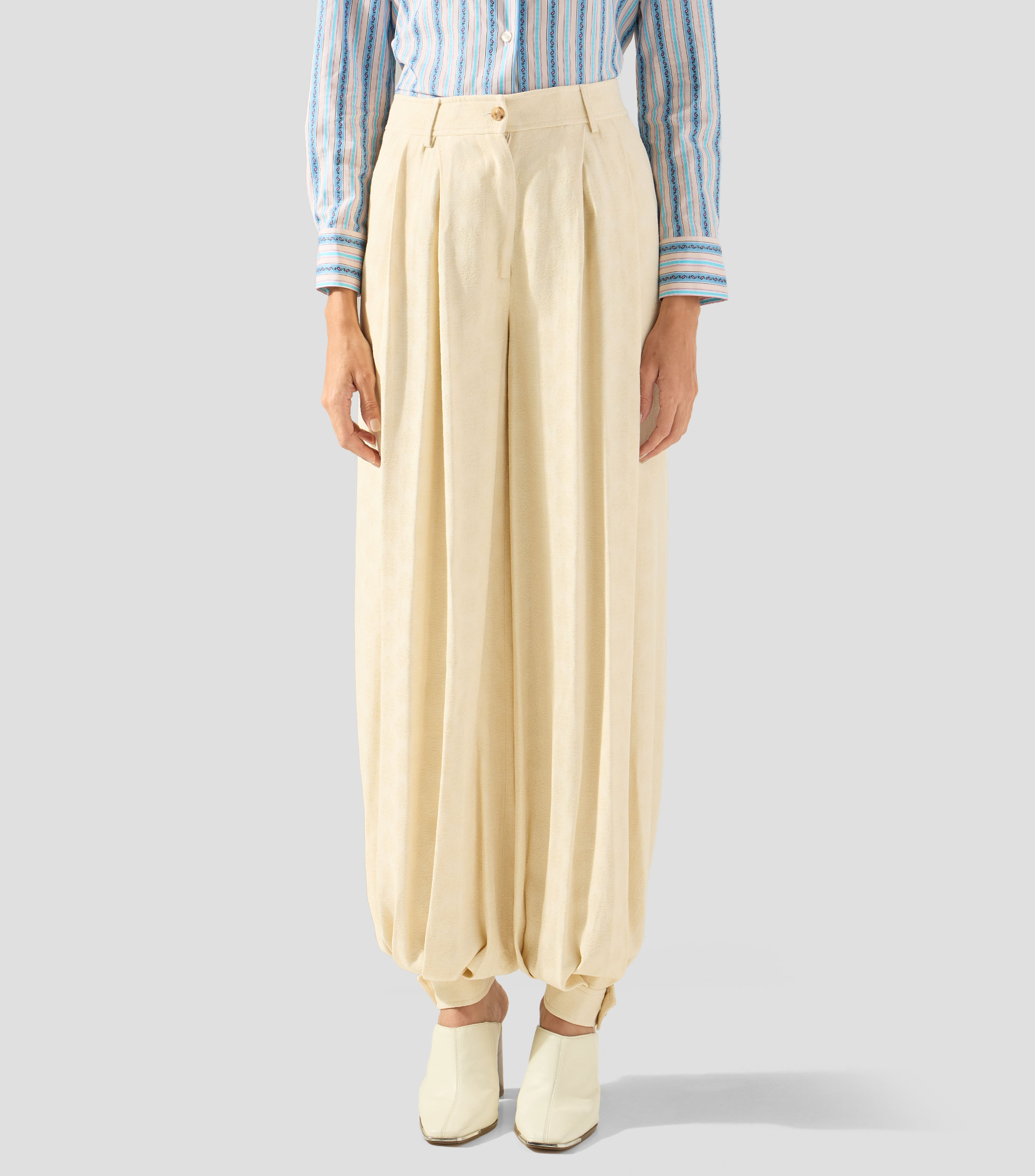 Pantalón casual Mujer