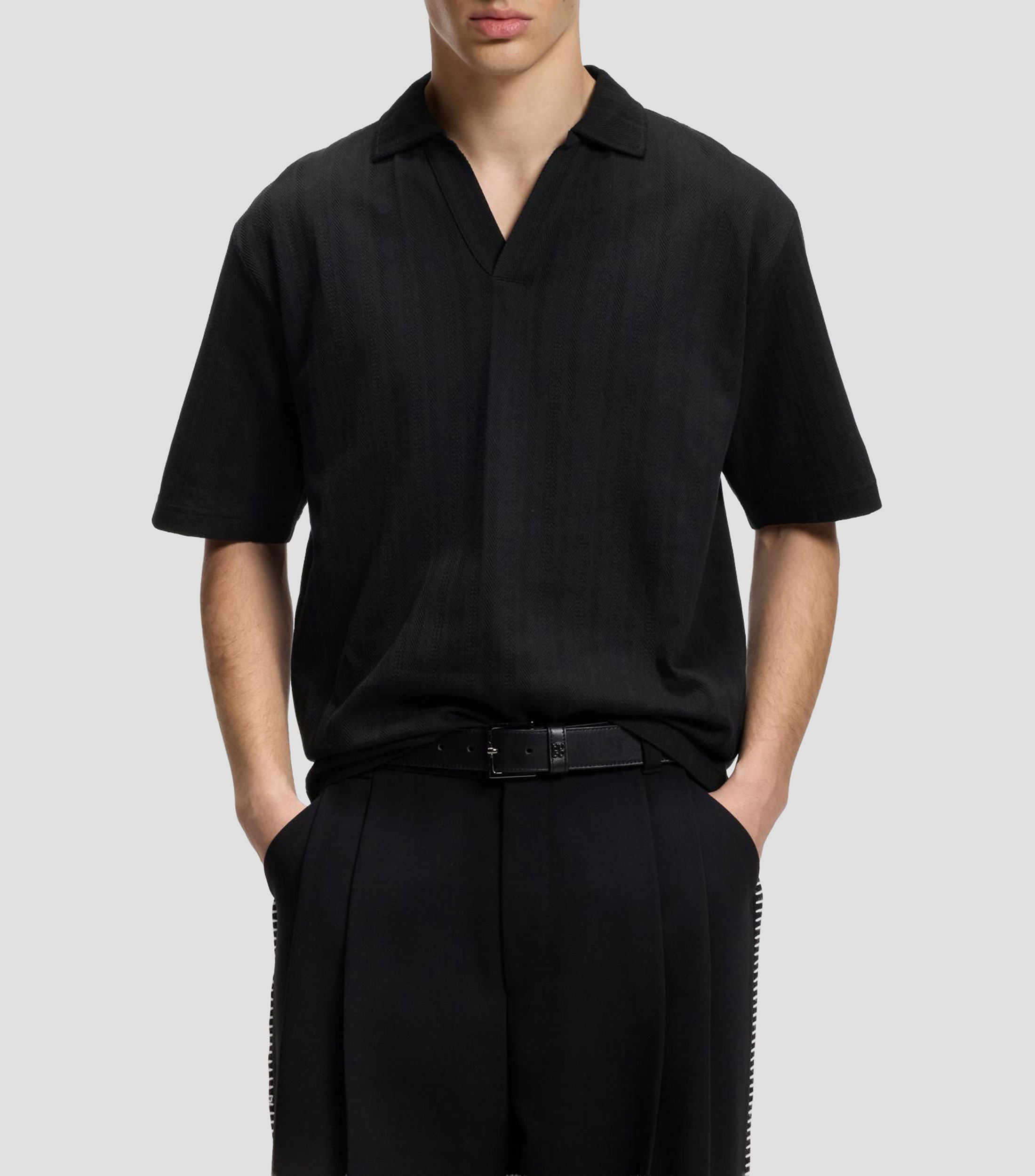Polo de jacquard a rayas con cuello abierto Hombre