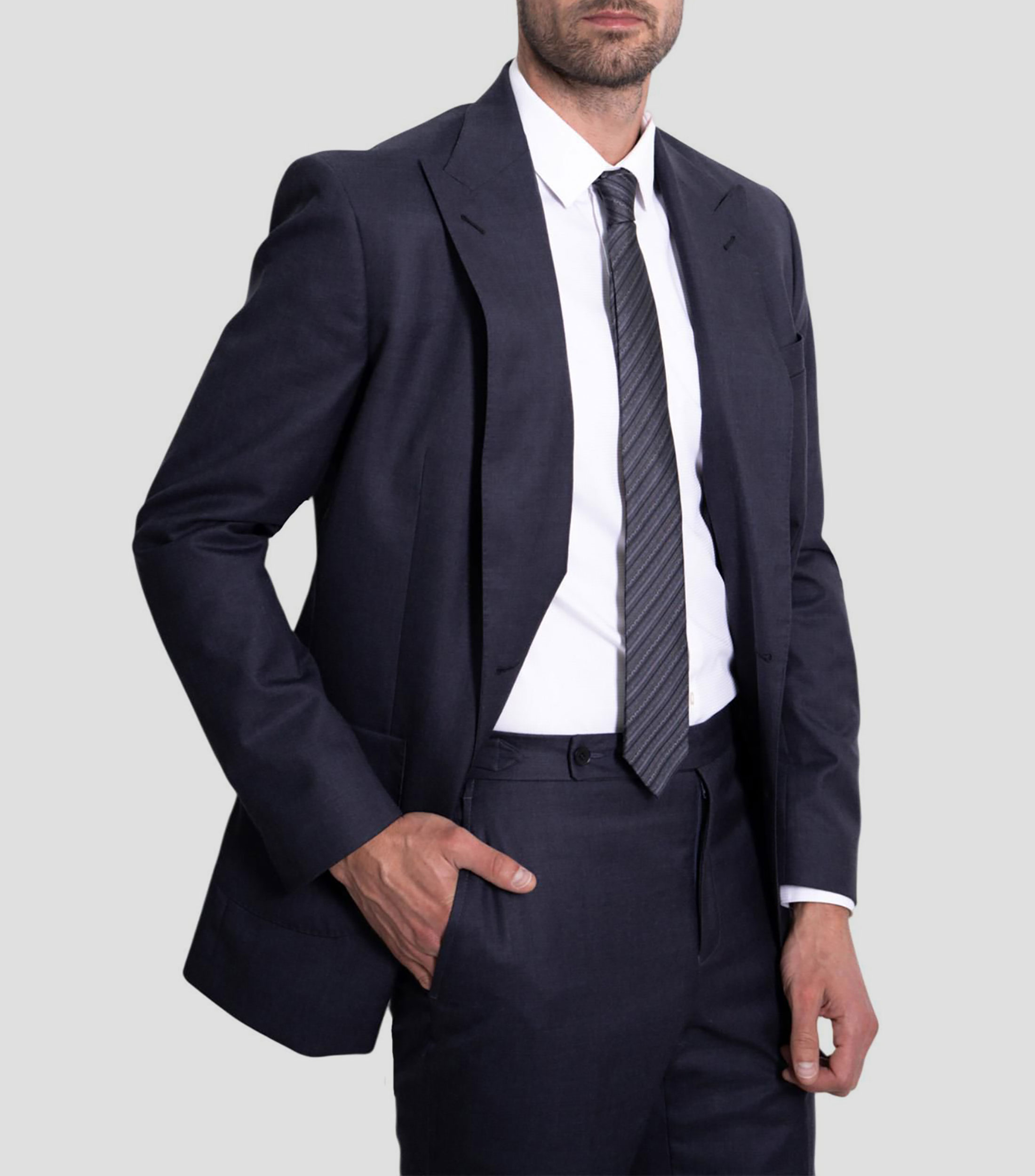 Corbata delgada de seda negra con gris y grecas prehispánicas