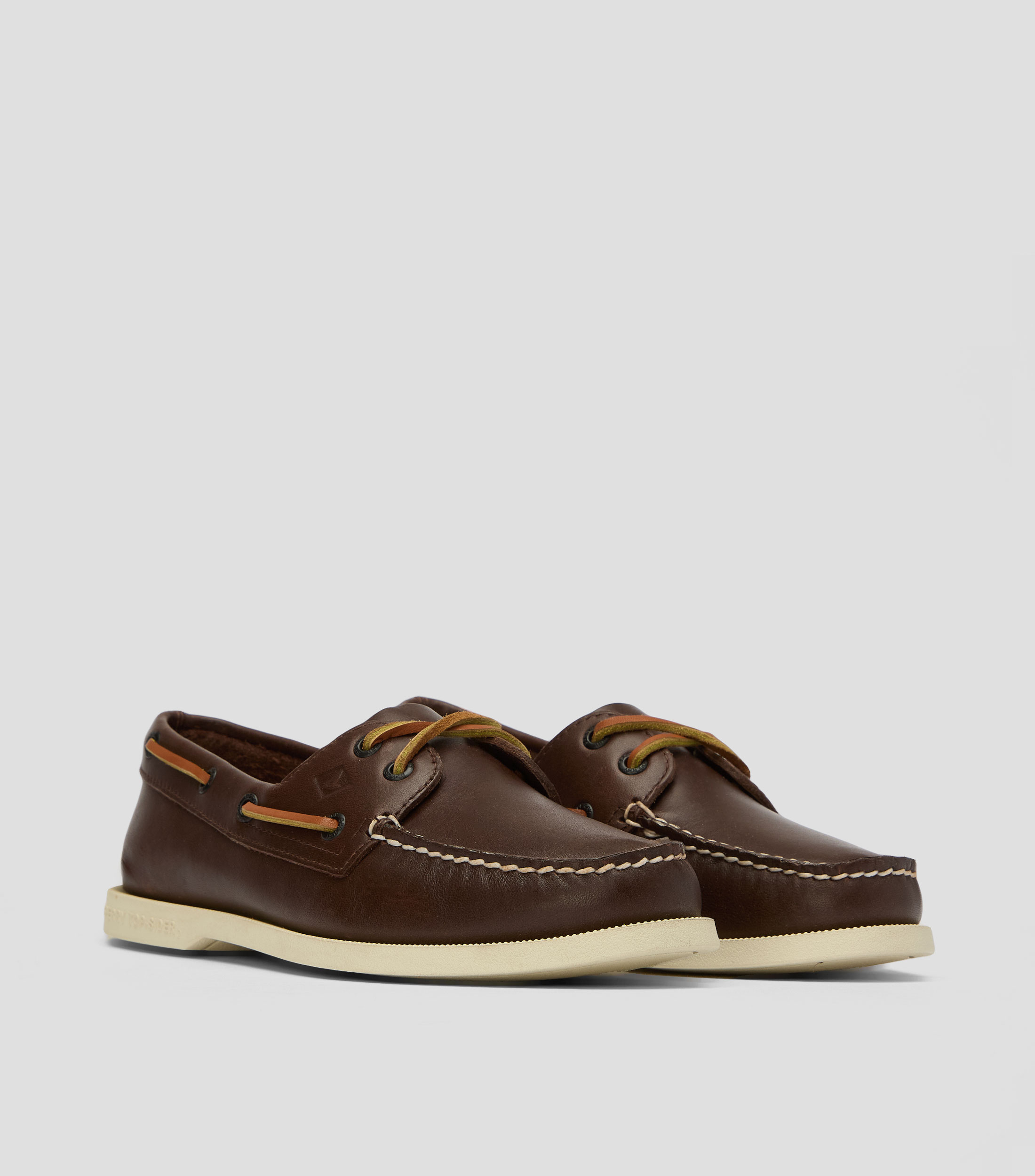 Zapatos slip on en piel Hombre