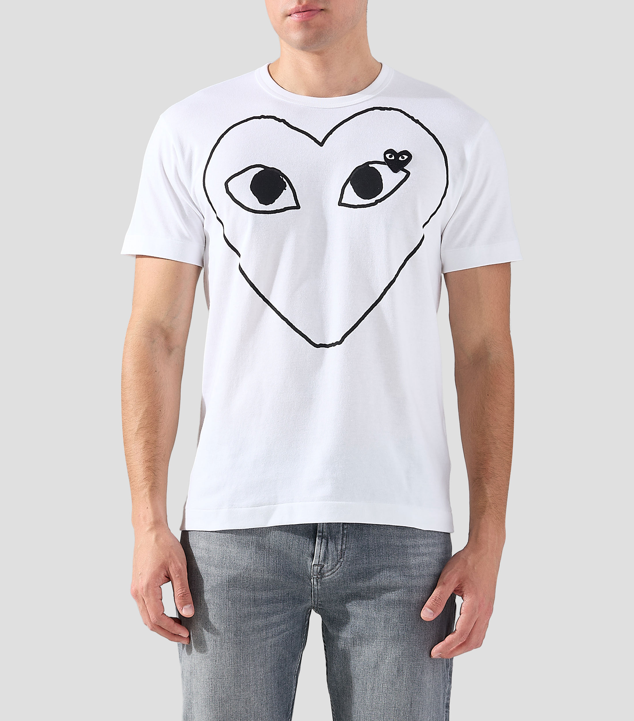 Playera cuello redondo manga corta con corazon Hombre