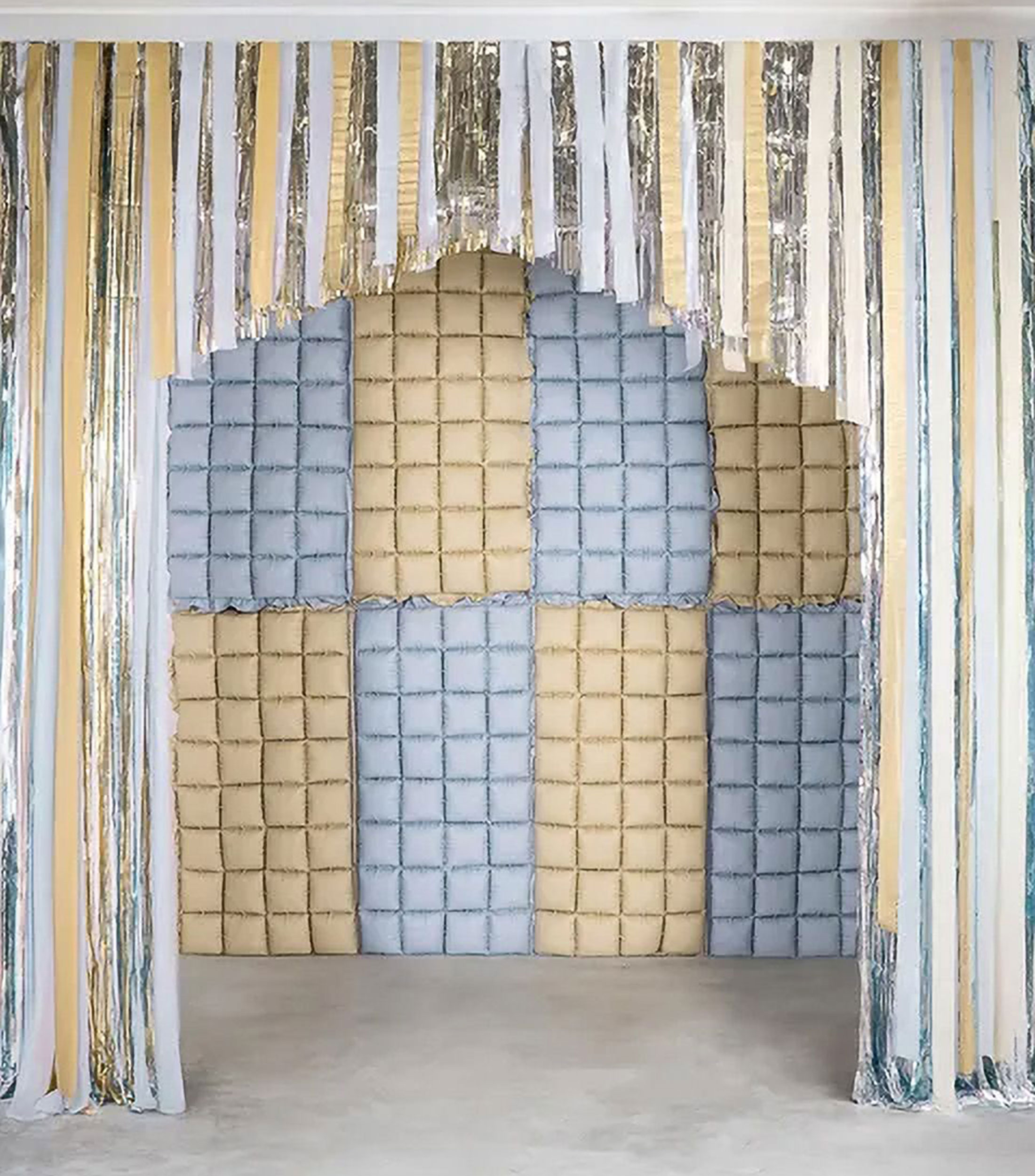 Cortina inflable para fiesta beige con azul