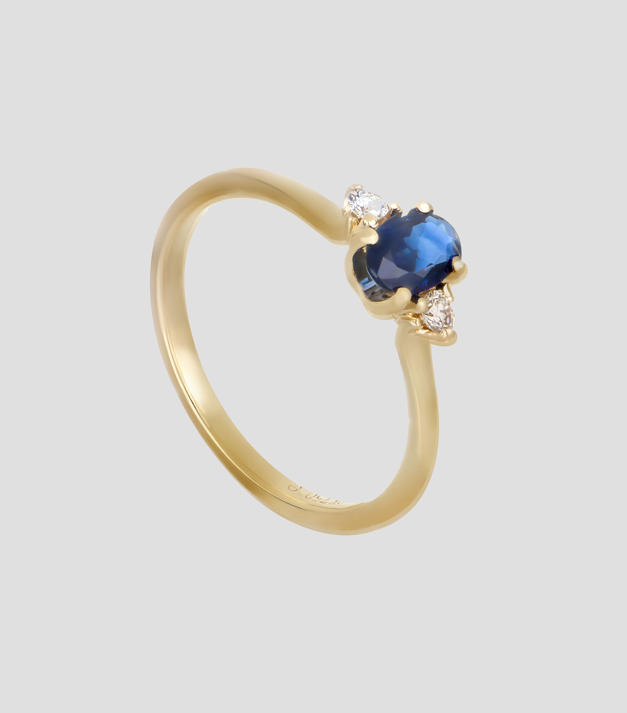Anillo en oro amarillo de 18 kilates con zafiro y diamantes Mujer
