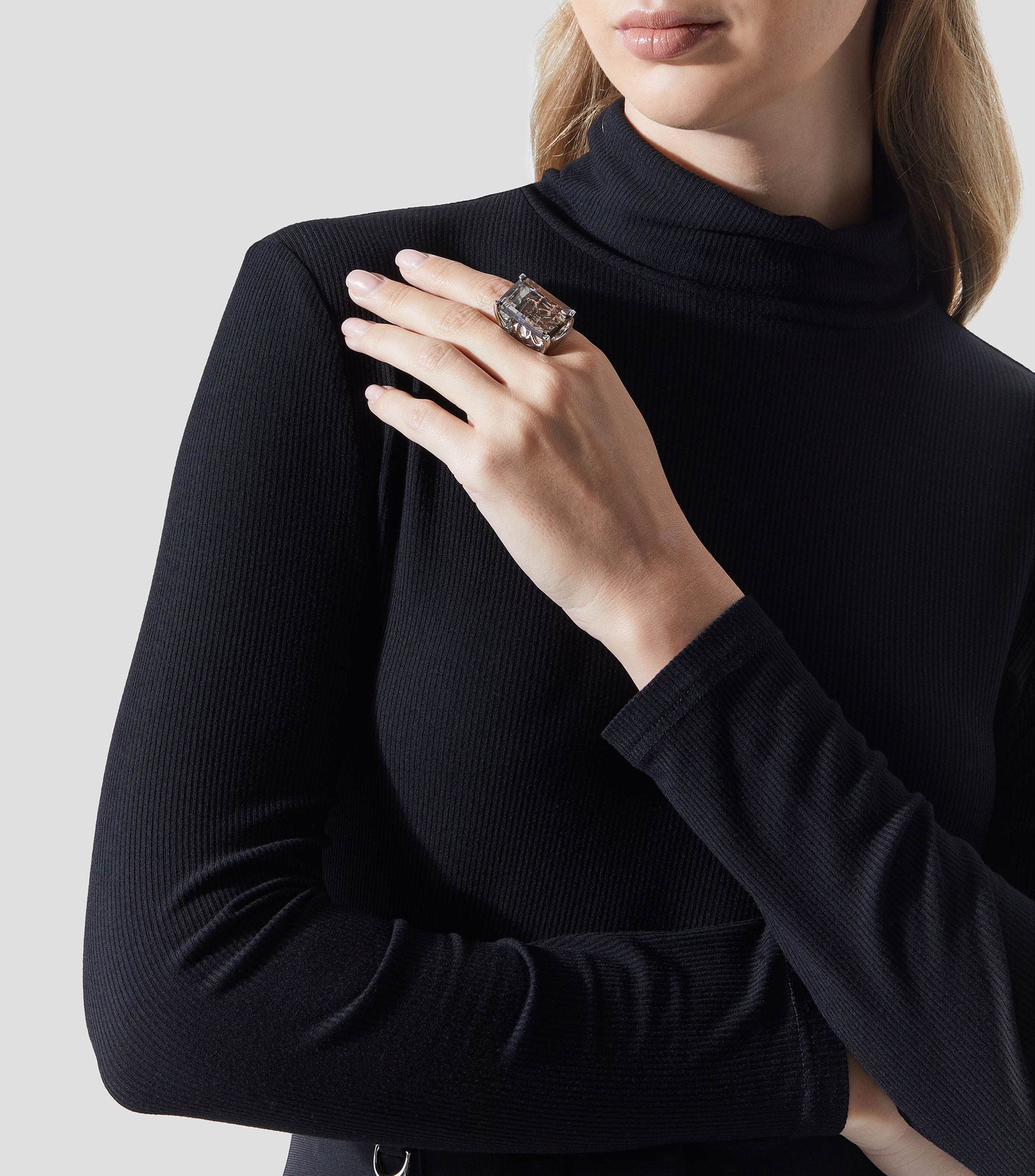 Anillo en plata El Guerrero Mujer