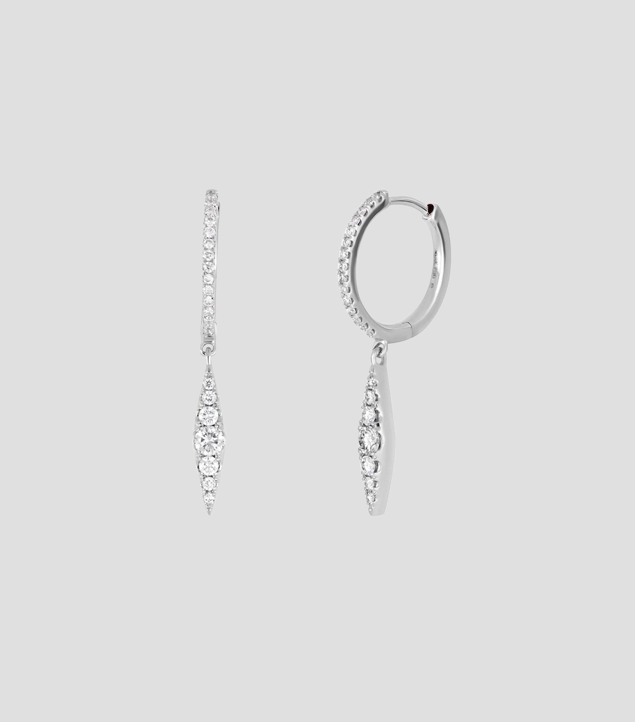 Aretes Oro blanco de 18 Kilates con incrustaciones de diamante Mujer