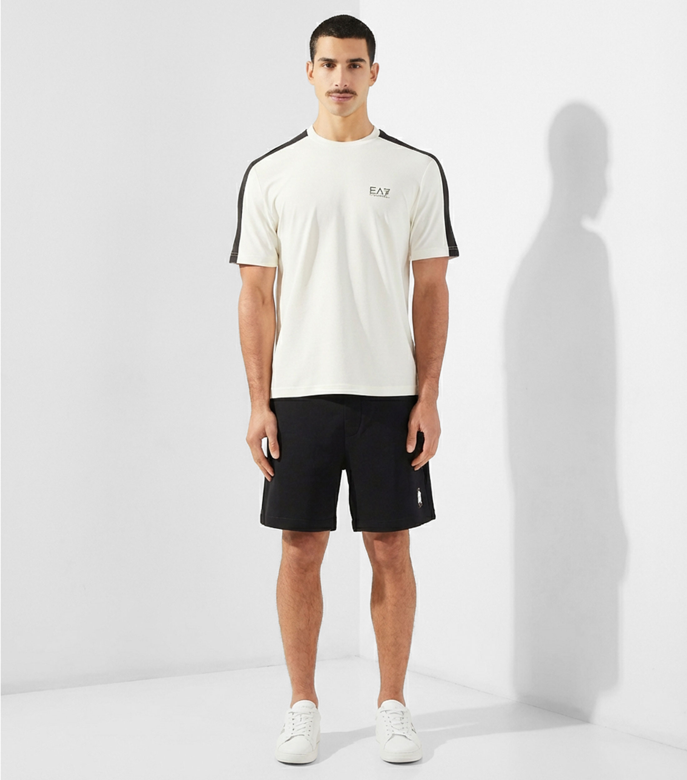 Playera cuello redondo manga corta lisa Hombre