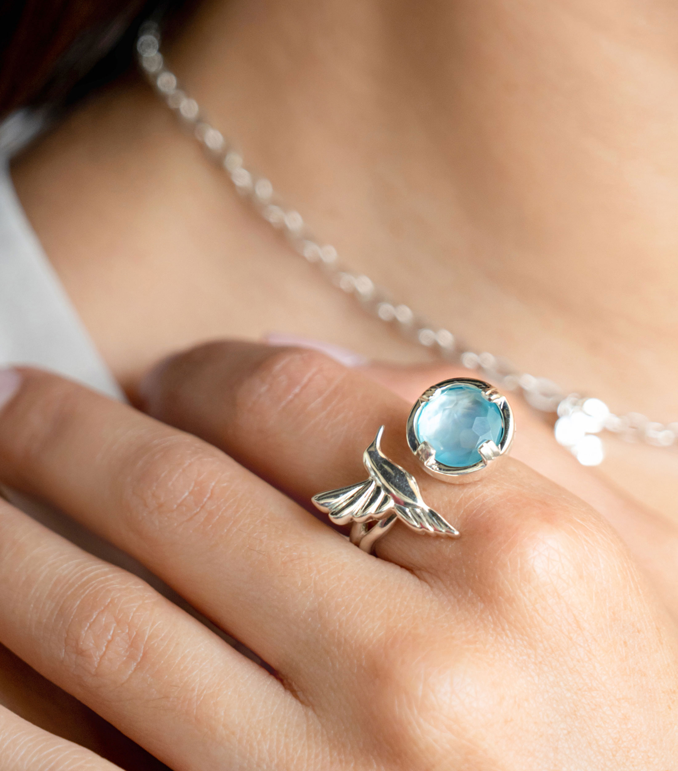 Anillo en Plata .925 Mensaje de Amor Colibri con Madre Perla Mujer