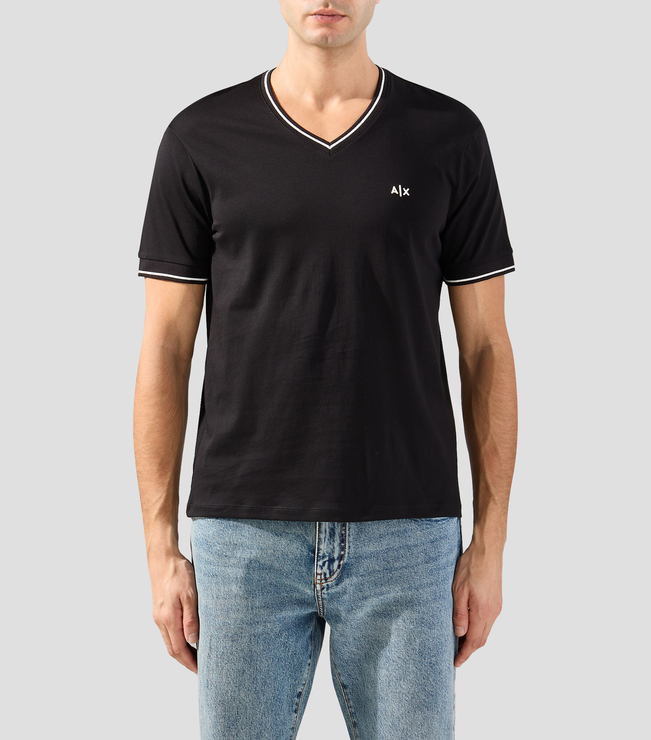 Playera cuello V manga corta lisa Hombre