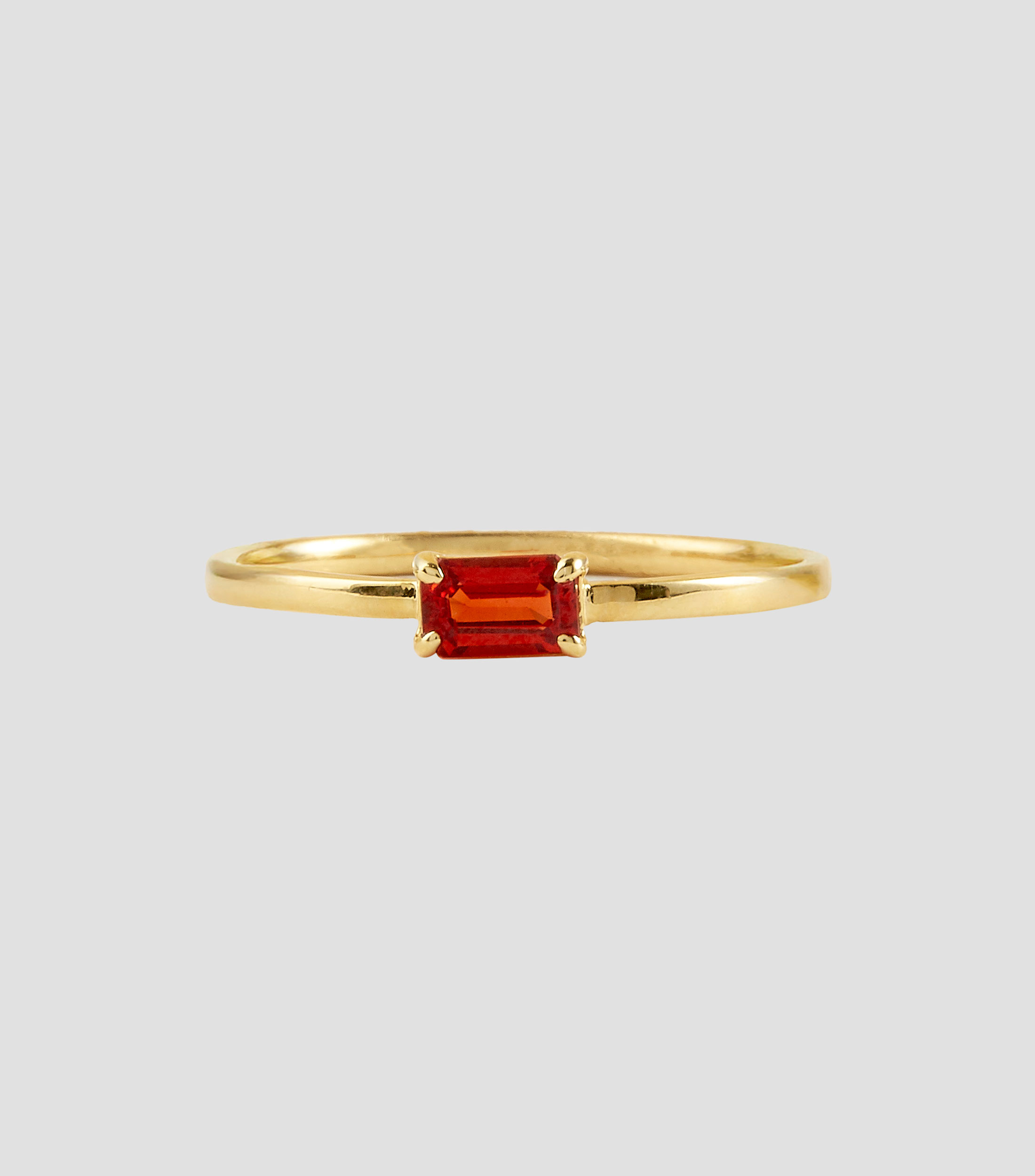 Anillo en oro amarillo de 18 kilates con zafiro Mujer