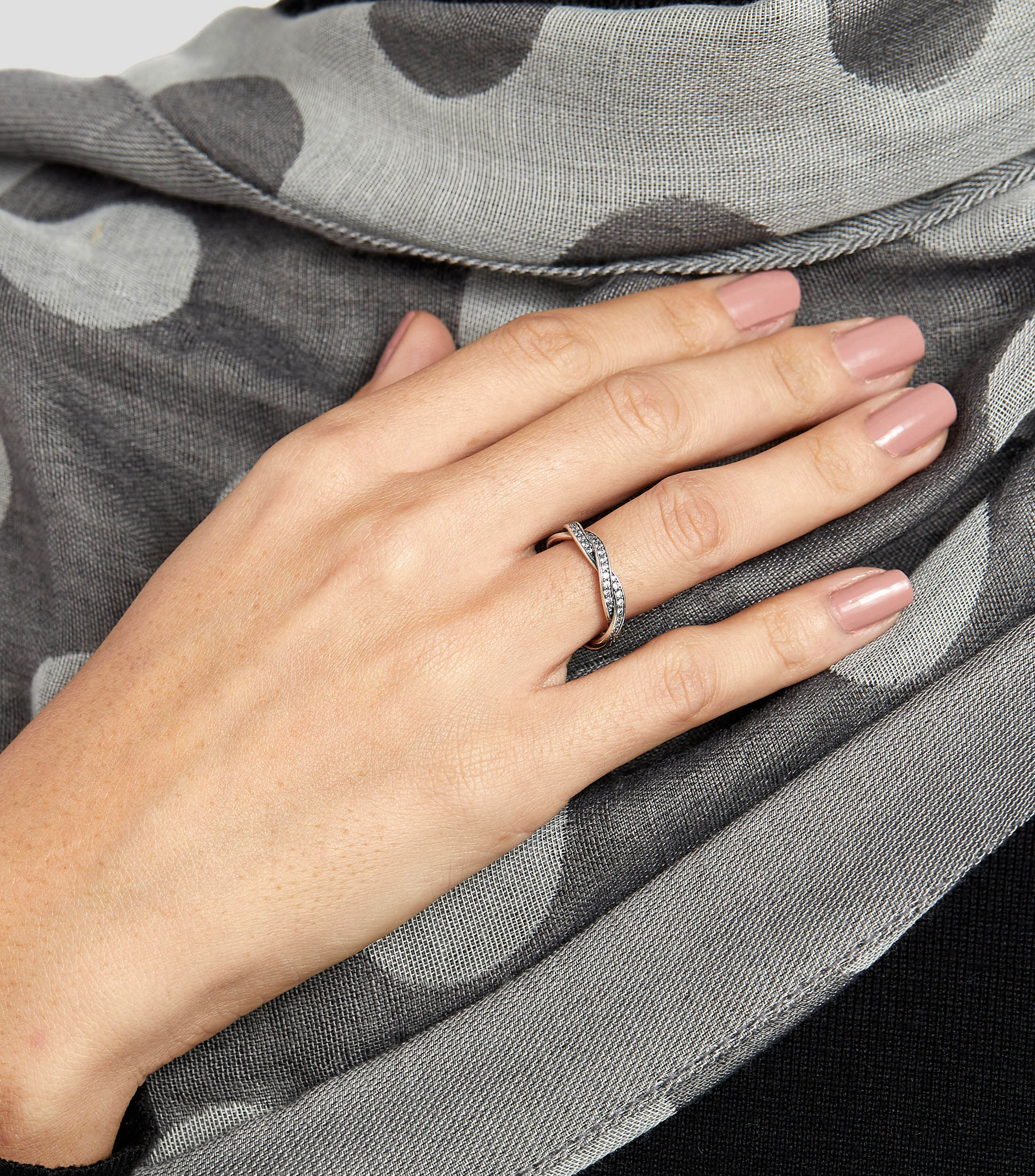 Anillo en plata .925 Twist of Fate con circonitas Mujer Talla: 52
